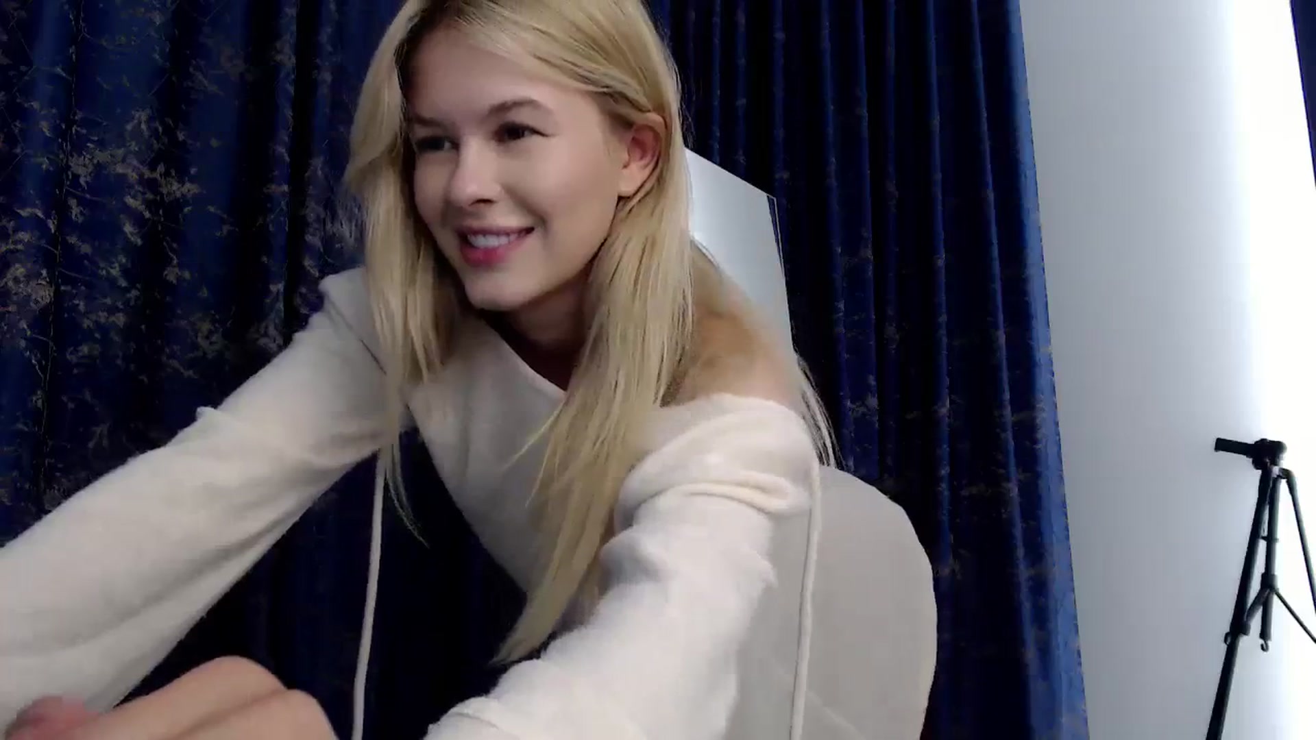 Gallery image thumbnail from Cute_BB's myfreecams stream on, 08/31/2023, 21:47 image 16 of 20