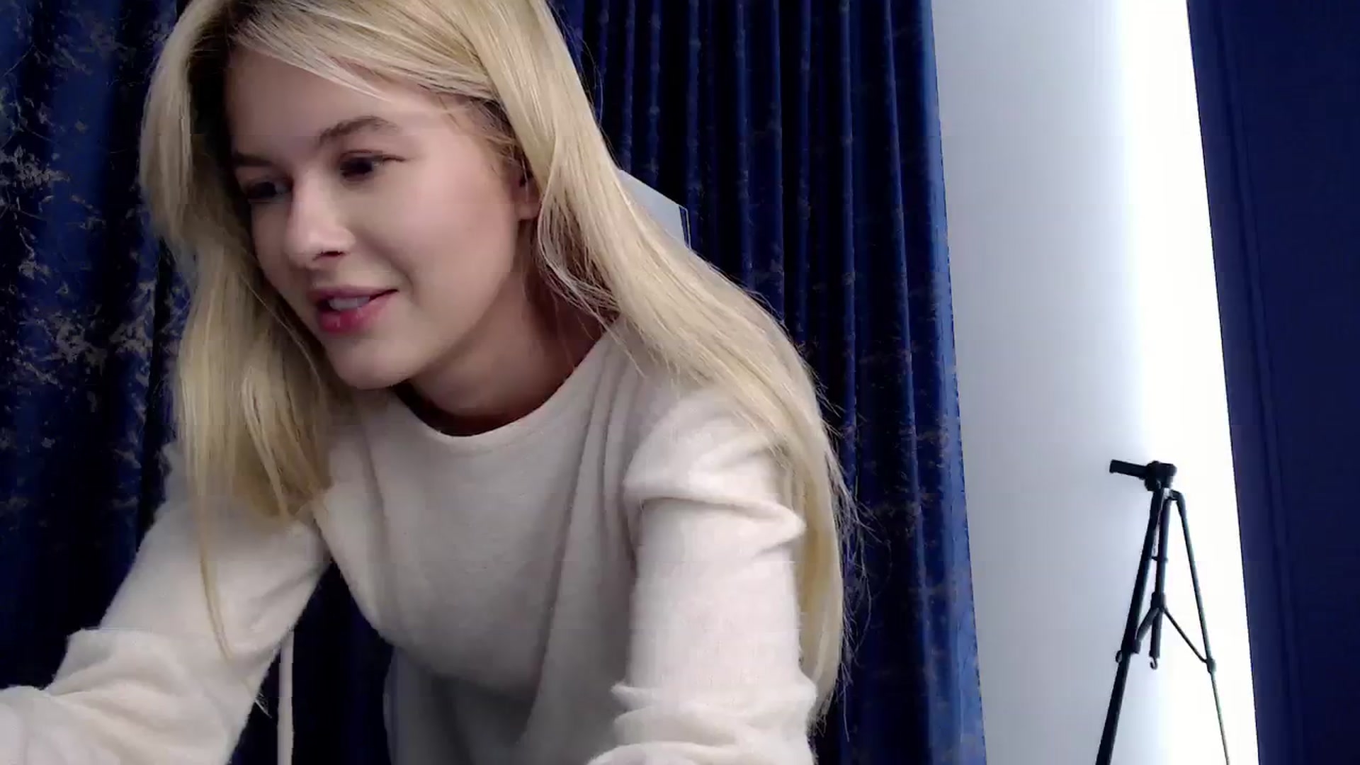 Gallery image thumbnail from Cute_BB's myfreecams stream on, 08/31/2023, 21:47 image 19 of 20