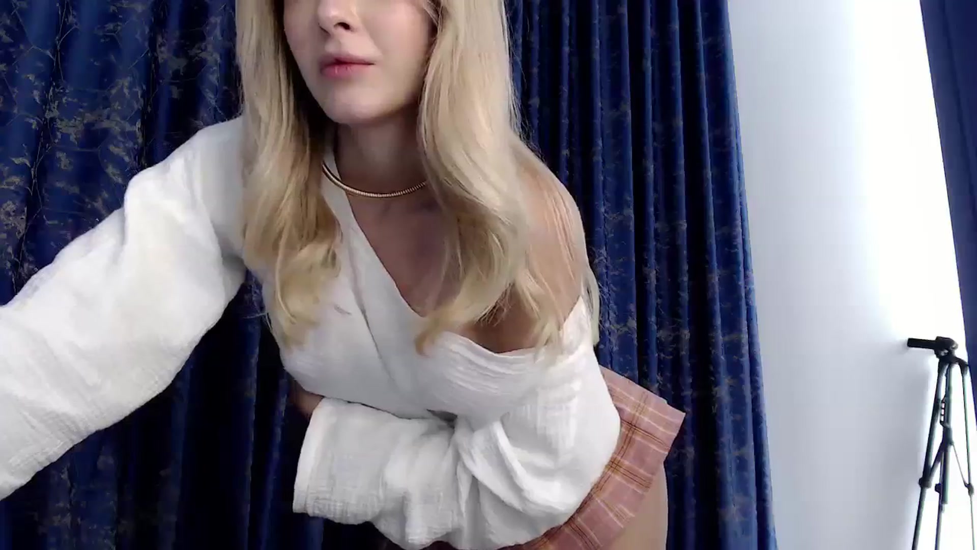 Gallery image thumbnail from Cute_BB's myfreecams stream on, 09/11/2023, 21:04 image 6 of 20