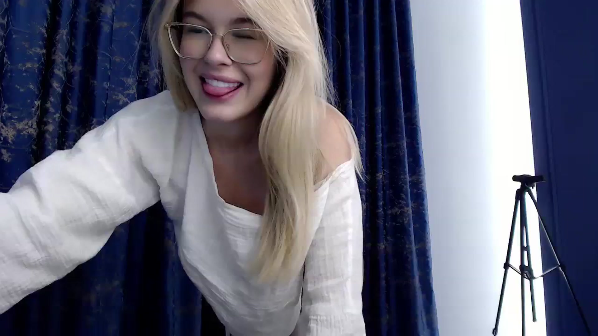 Gallery image thumbnail from Cute_BB's myfreecams stream on, 09/28/2023, 21:15 image 19 of 20