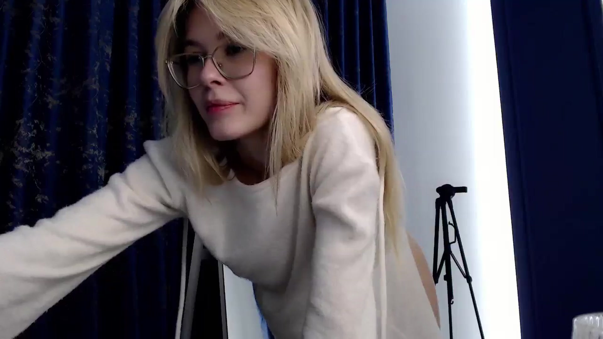 Gallery image thumbnail from Cute_BB's myfreecams stream on, 10/02/2023, 21:25 image 3 of 20