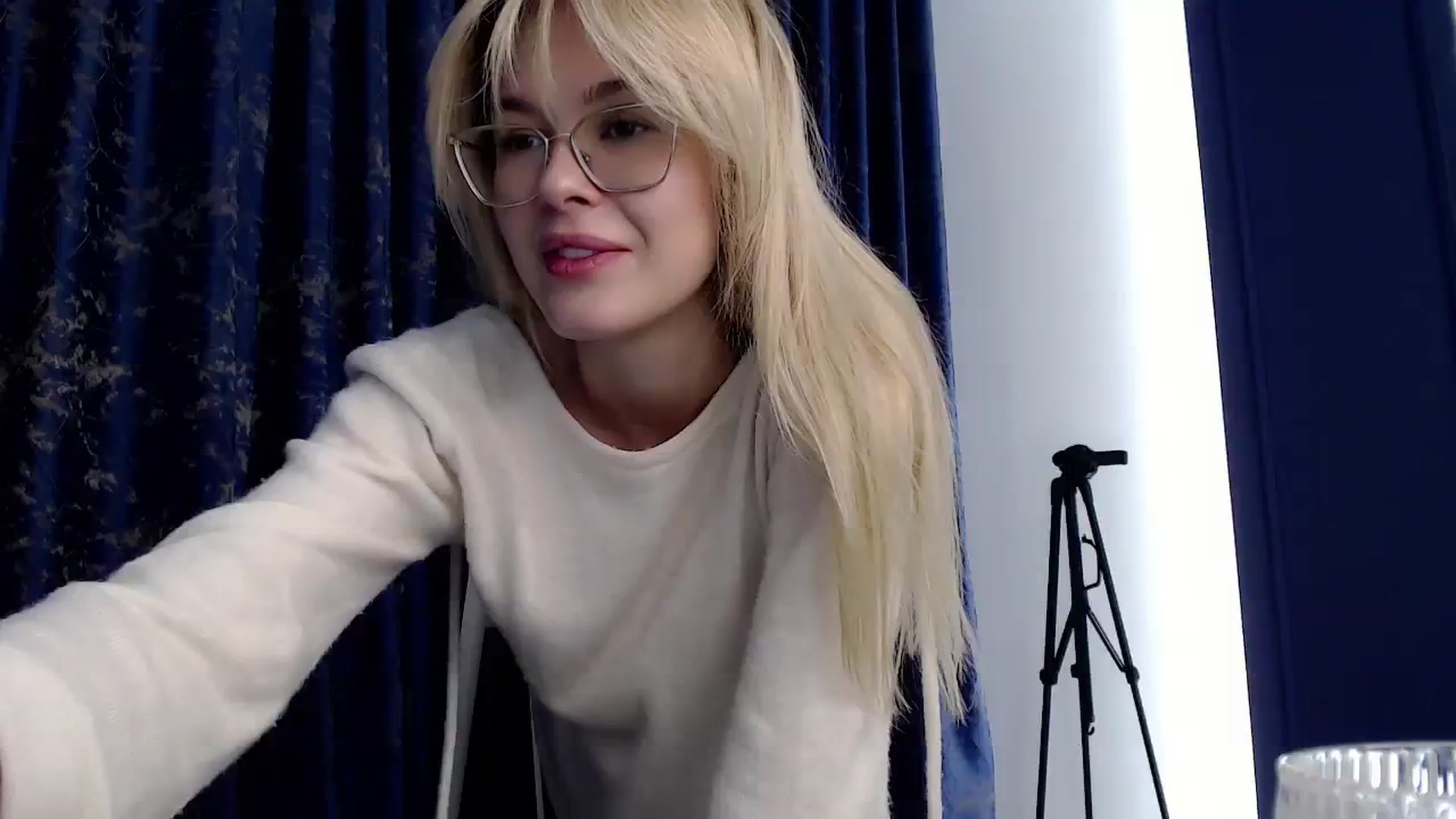 Gallery image thumbnail from Cute_BB's myfreecams stream on, 10/02/2023, 21:25 image 1 of 20