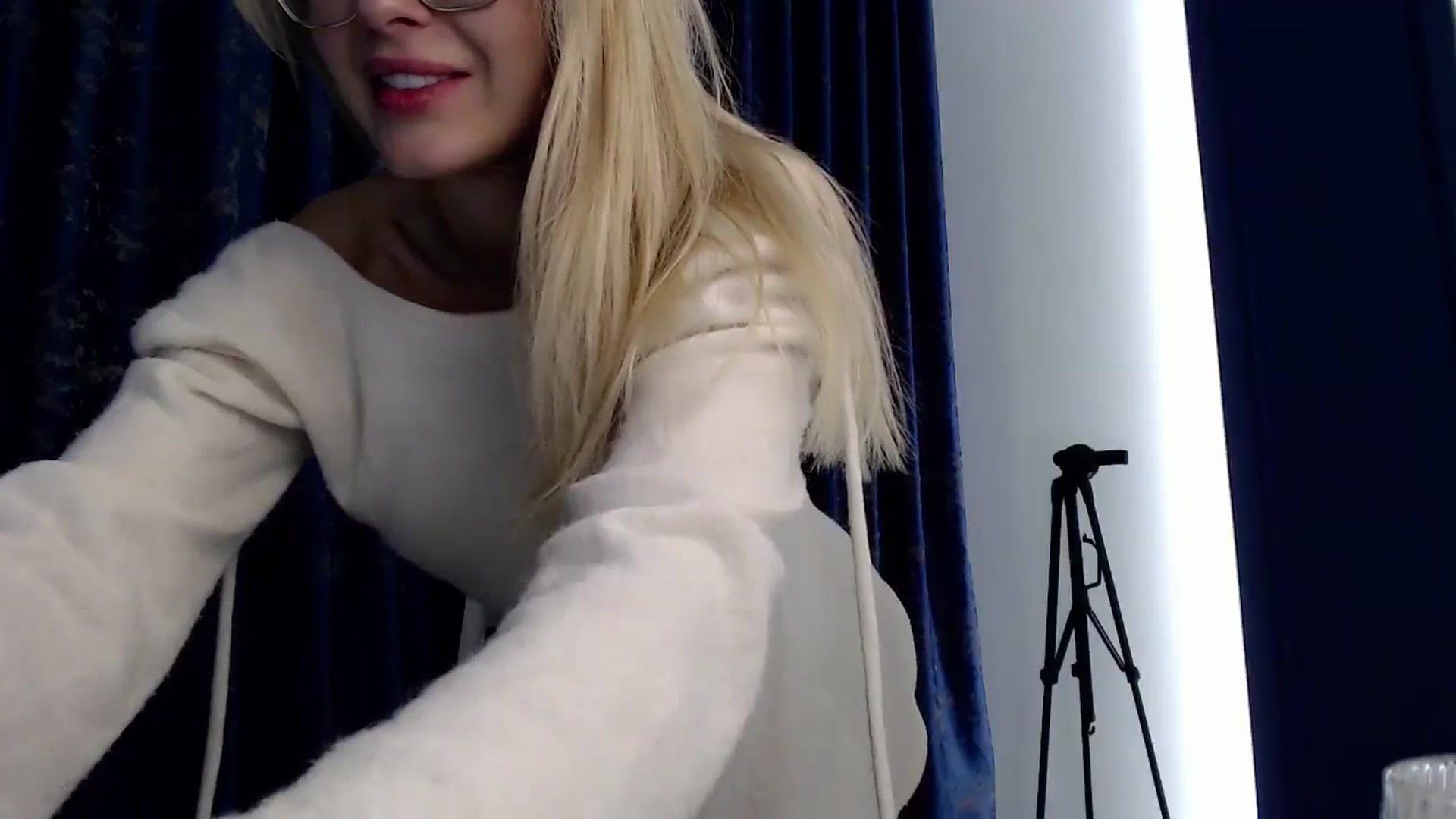 Gallery image thumbnail from Cute_BB's myfreecams stream on, 10/02/2023, 21:25 image 10 of 20
