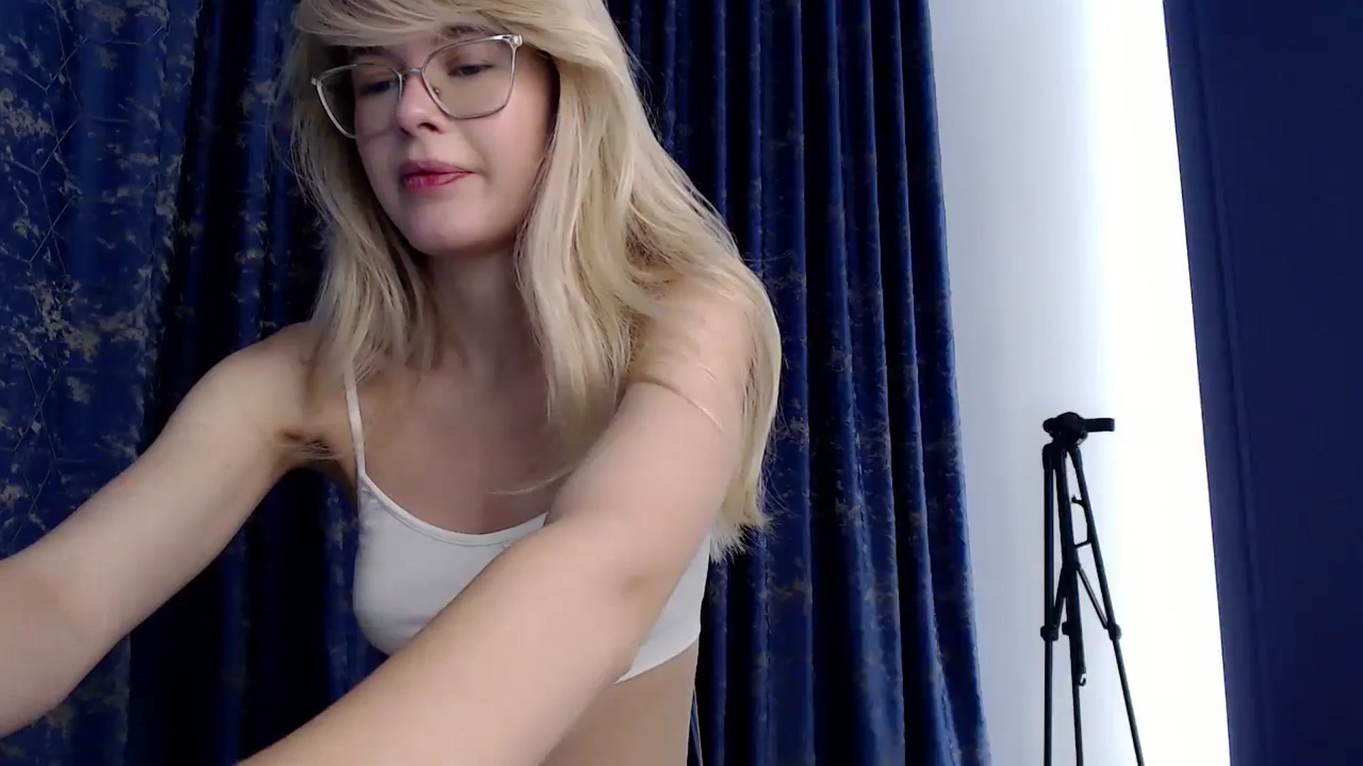 Gallery image thumbnail from Cute_BB's myfreecams stream on, 10/04/2023, 22:08 image 19 of 20