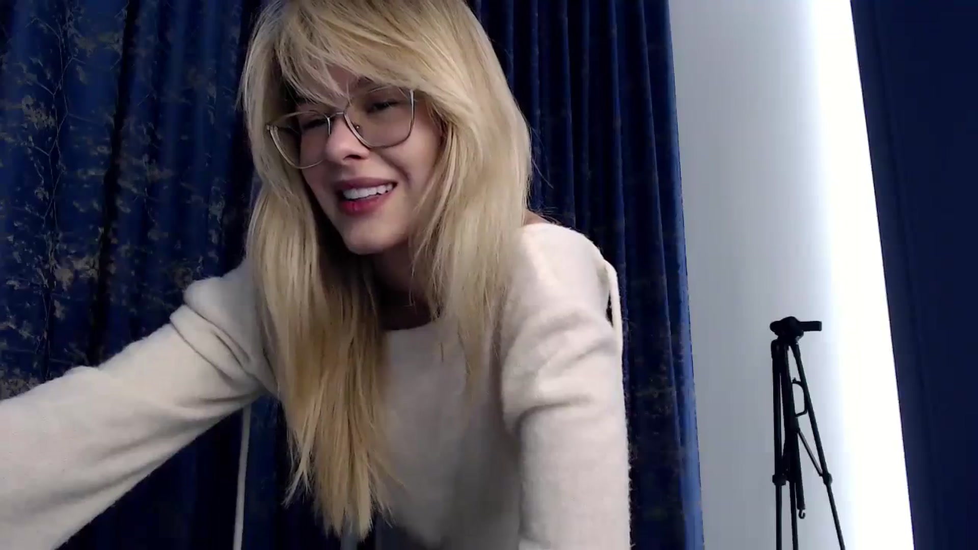 Gallery image thumbnail from Cute_BB's myfreecams stream on, 10/09/2023, 21:10 image 4 of 20