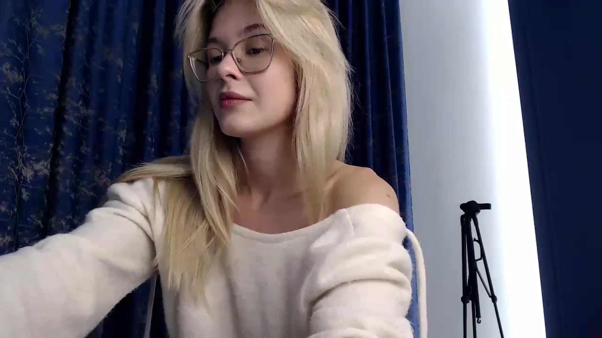 Gallery image thumbnail from Cute_BB's myfreecams stream on, 10/09/2023, 21:10 image 15 of 20