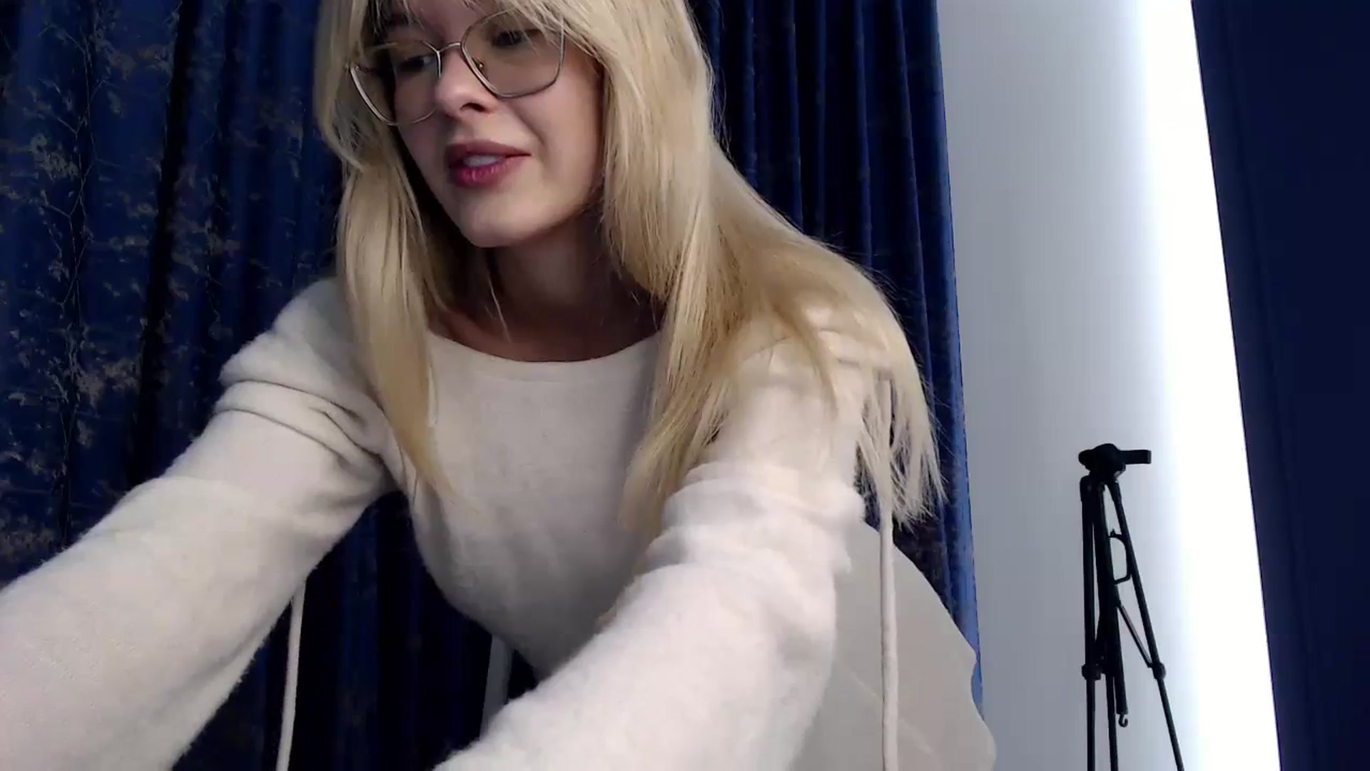 Gallery image thumbnail from Cute_BB's myfreecams stream on, 10/09/2023, 21:10 image 7 of 20