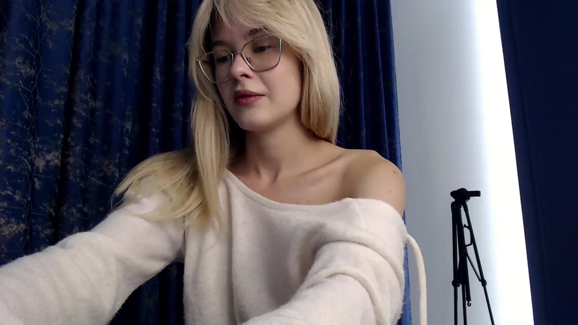 Gallery image thumbnail from Cute_BB's myfreecams stream on, 10/09/2023, 21:10 image 16 of 20