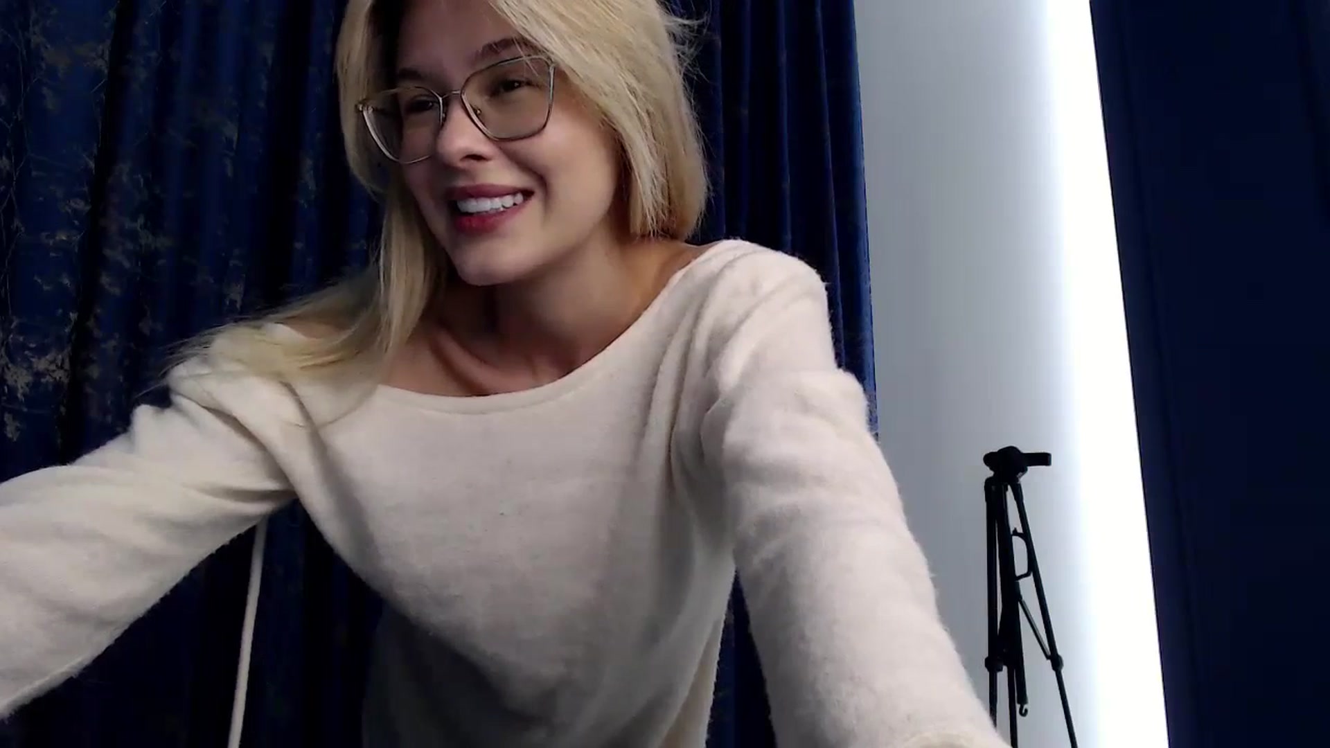 Gallery image thumbnail from Cute_BB's myfreecams stream on, 10/09/2023, 21:10 image 10 of 20
