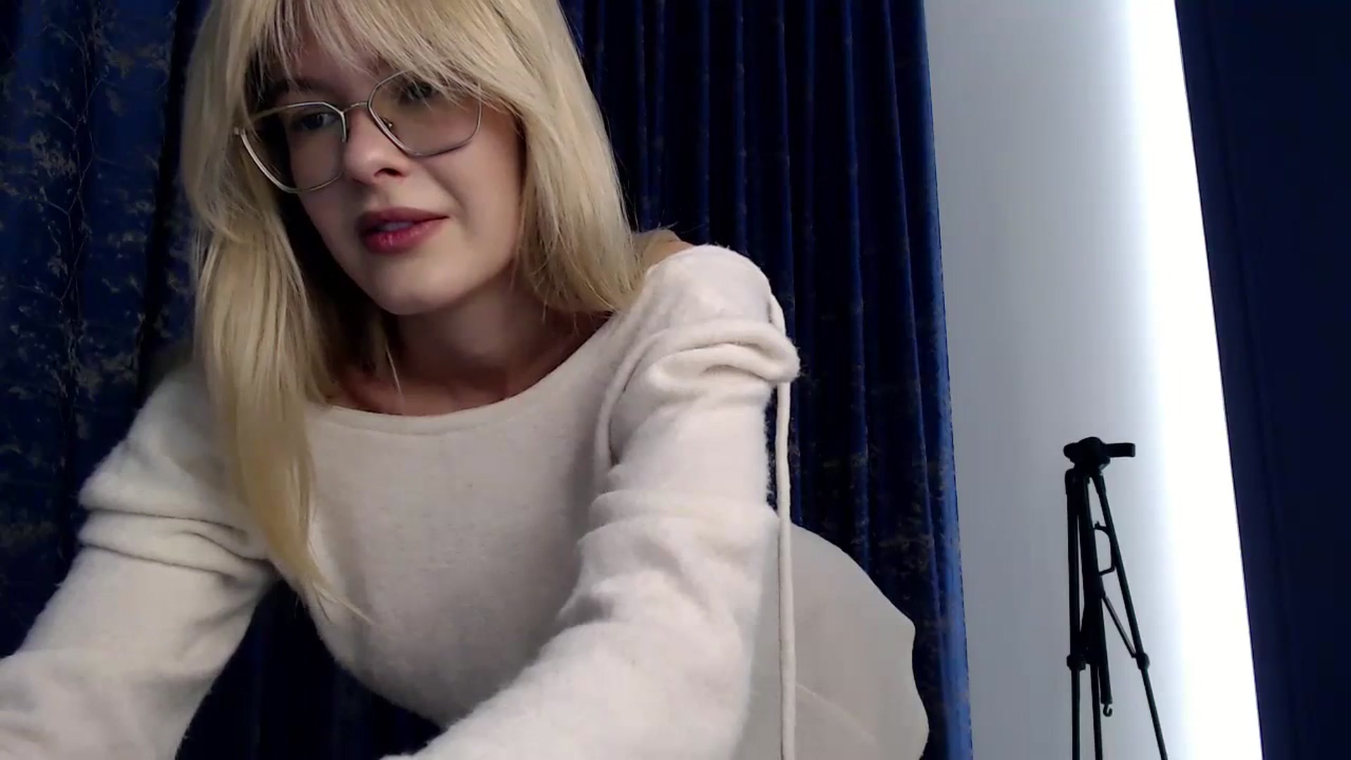 Gallery image thumbnail from Cute_BB's myfreecams stream on, 10/09/2023, 21:10 image 8 of 20