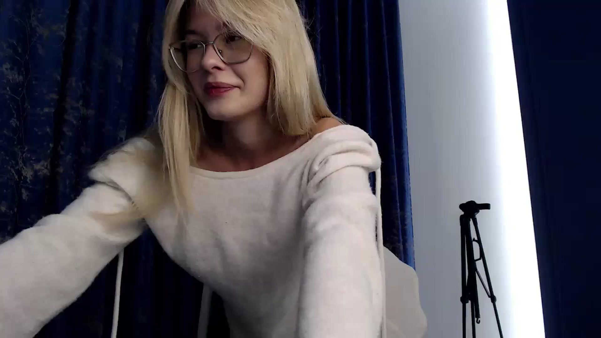 Gallery image thumbnail from Cute_BB's myfreecams stream on, 10/09/2023, 21:10 image 11 of 20