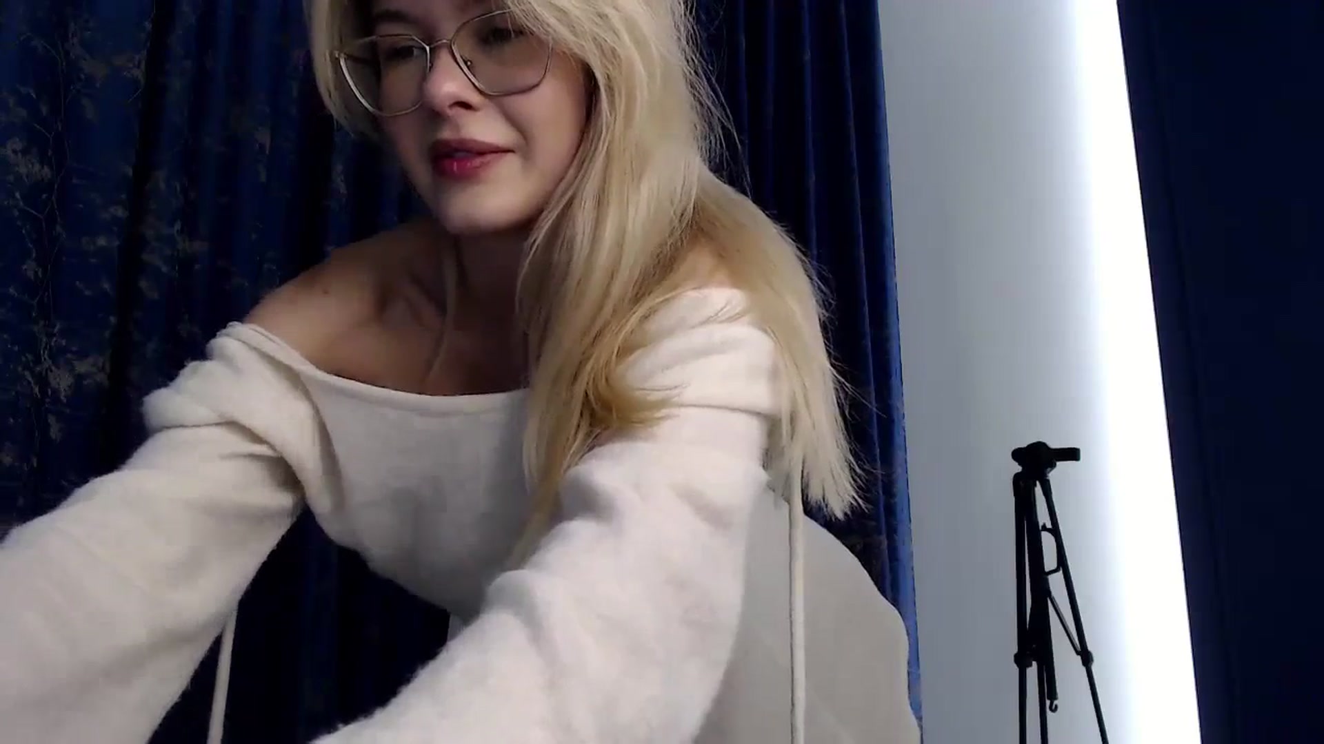 Gallery image thumbnail from Cute_BB's myfreecams stream on, 10/09/2023, 21:10 image 12 of 20