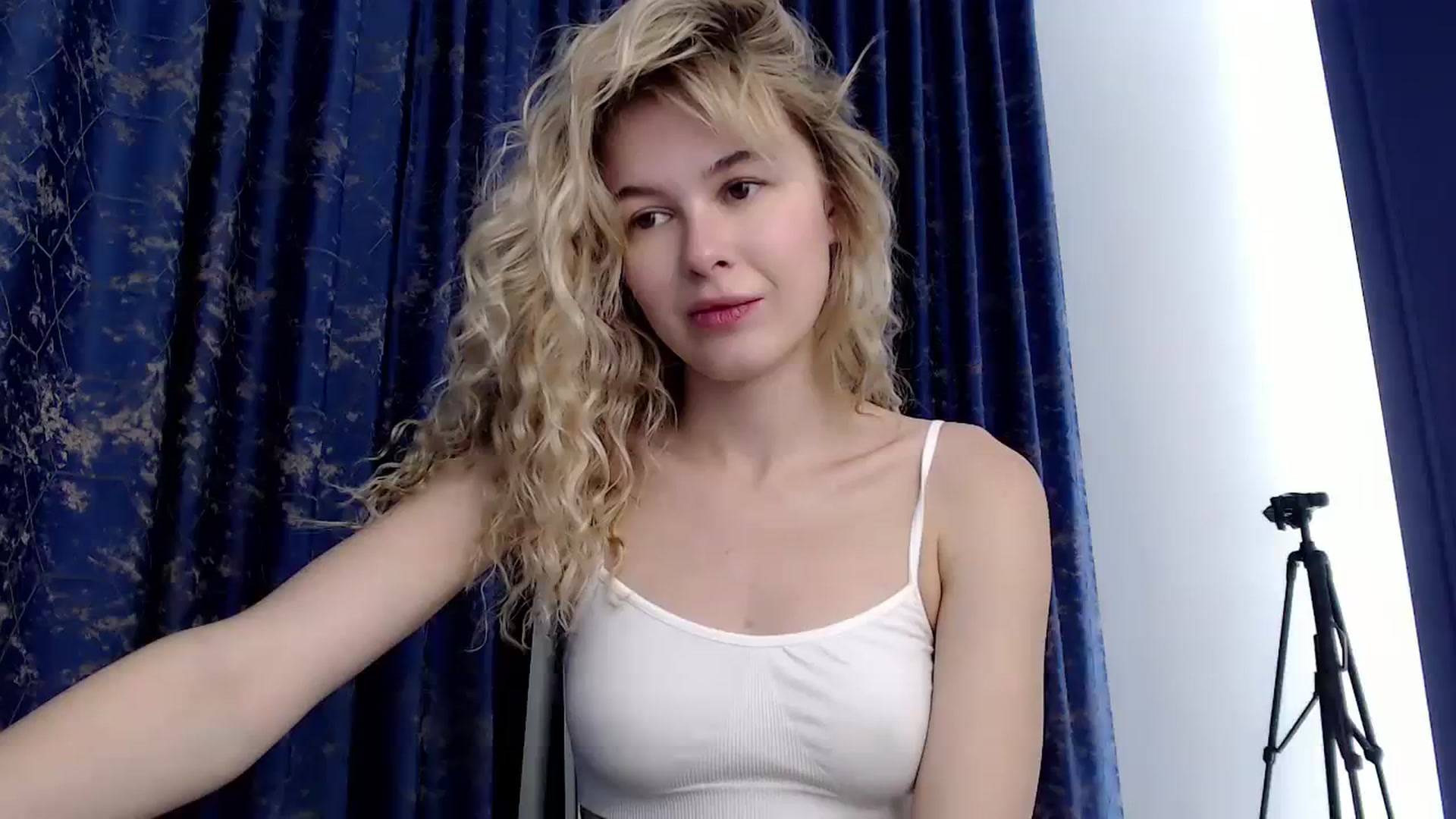 Gallery image thumbnail from Cute_BB's myfreecams stream on, 10/25/2023, 21:08 image 19 of 20