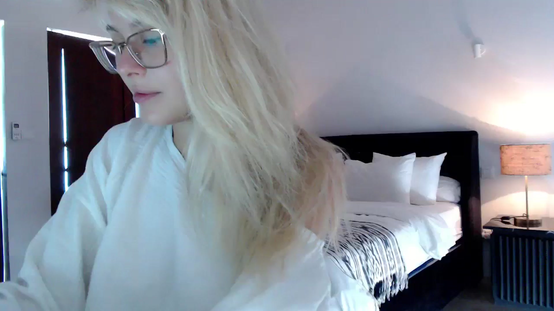 Gallery image thumbnail from Cute_BB's myfreecams stream on, 01/25/2024, 03:04 image 18 of 20