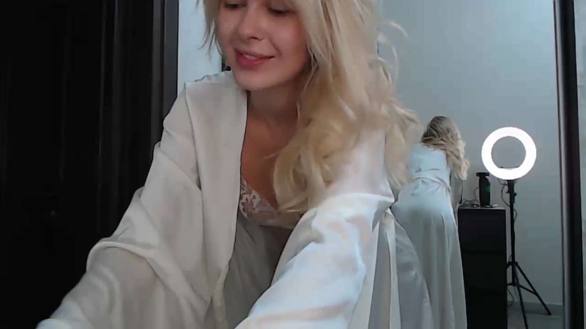 Gallery image thumbnail from Cute_BB's myfreecams stream on, 06/07/2024, 18:20 image 15 of 20