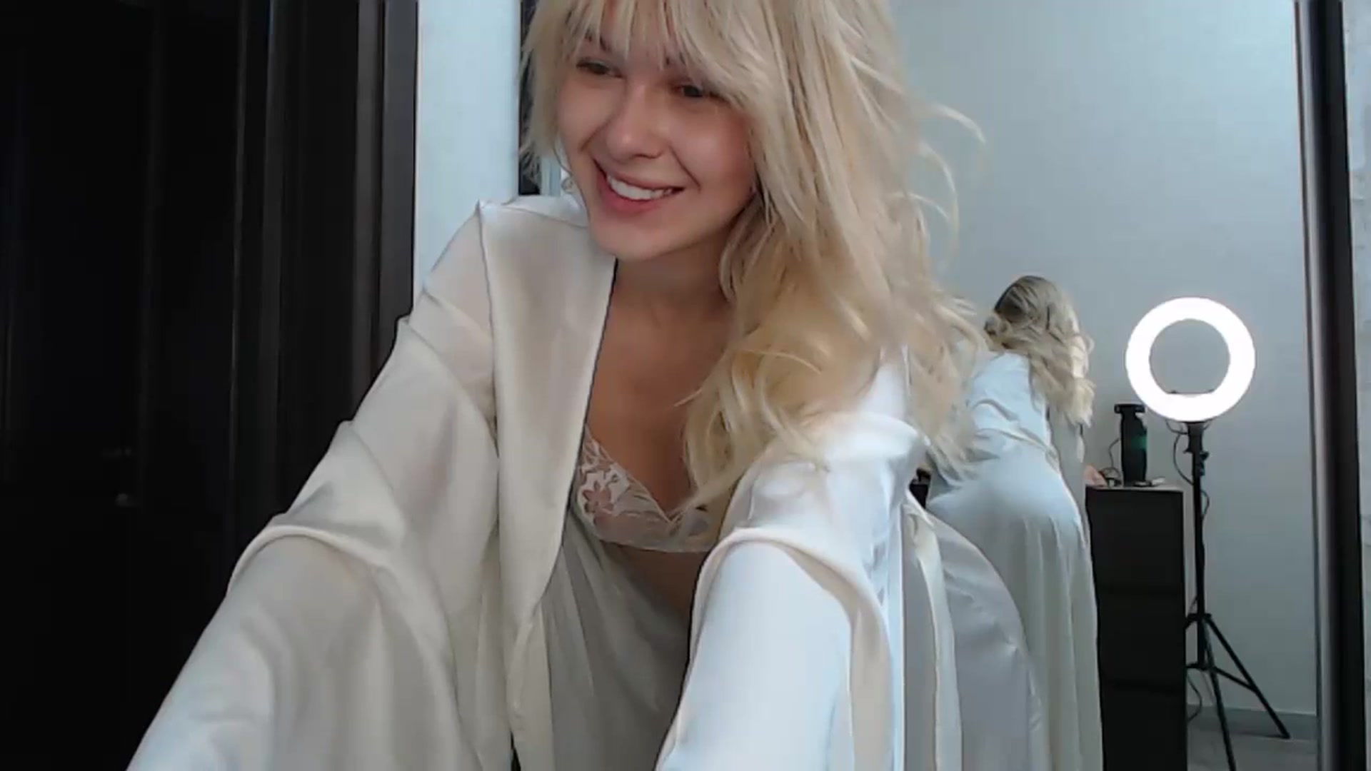Gallery image thumbnail from Cute_BB's myfreecams stream on, 06/07/2024, 18:20 image 17 of 20