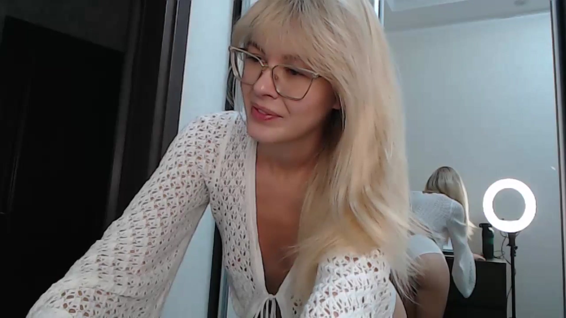 Gallery image thumbnail from Cute_BB's myfreecams stream on, 06/12/2024, 20:22 image 17 of 20