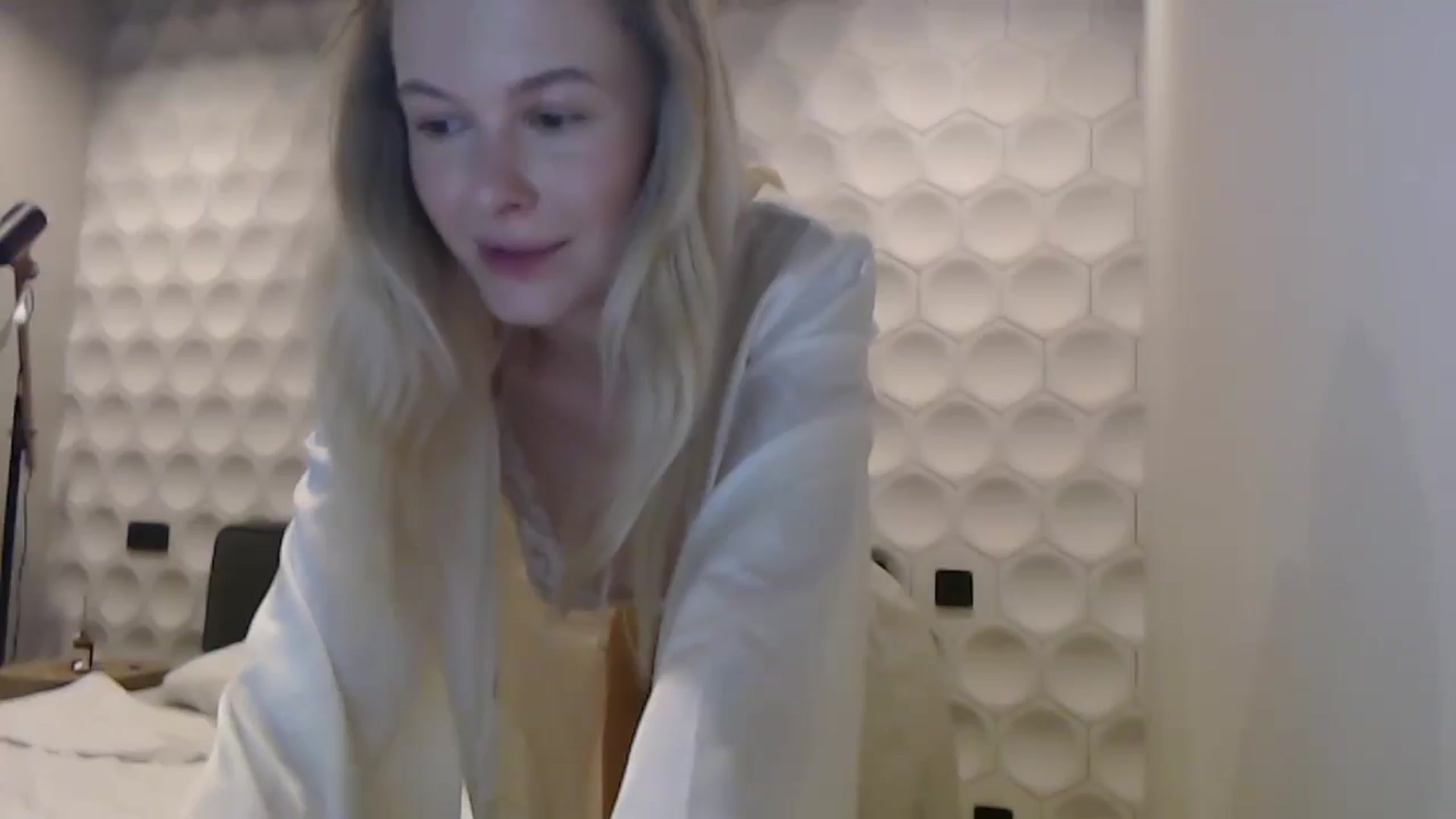 Gallery image thumbnail from Cute_BB's myfreecams stream on, 06/27/2025, 20:33 image 20 of 20