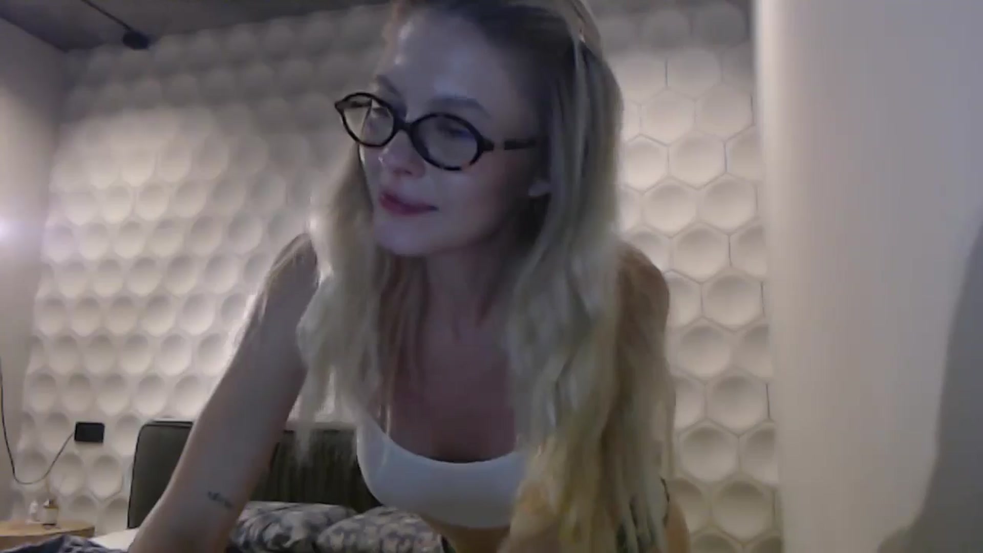 Gallery image thumbnail from Cute_BB's myfreecams stream on, 07/31/2025, 20:15 image 2 of 20