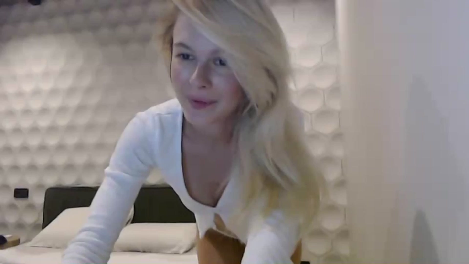 Gallery image thumbnail from Cute_BB's myfreecams stream on, 09/29/2025, 19:44 image 5 of 20