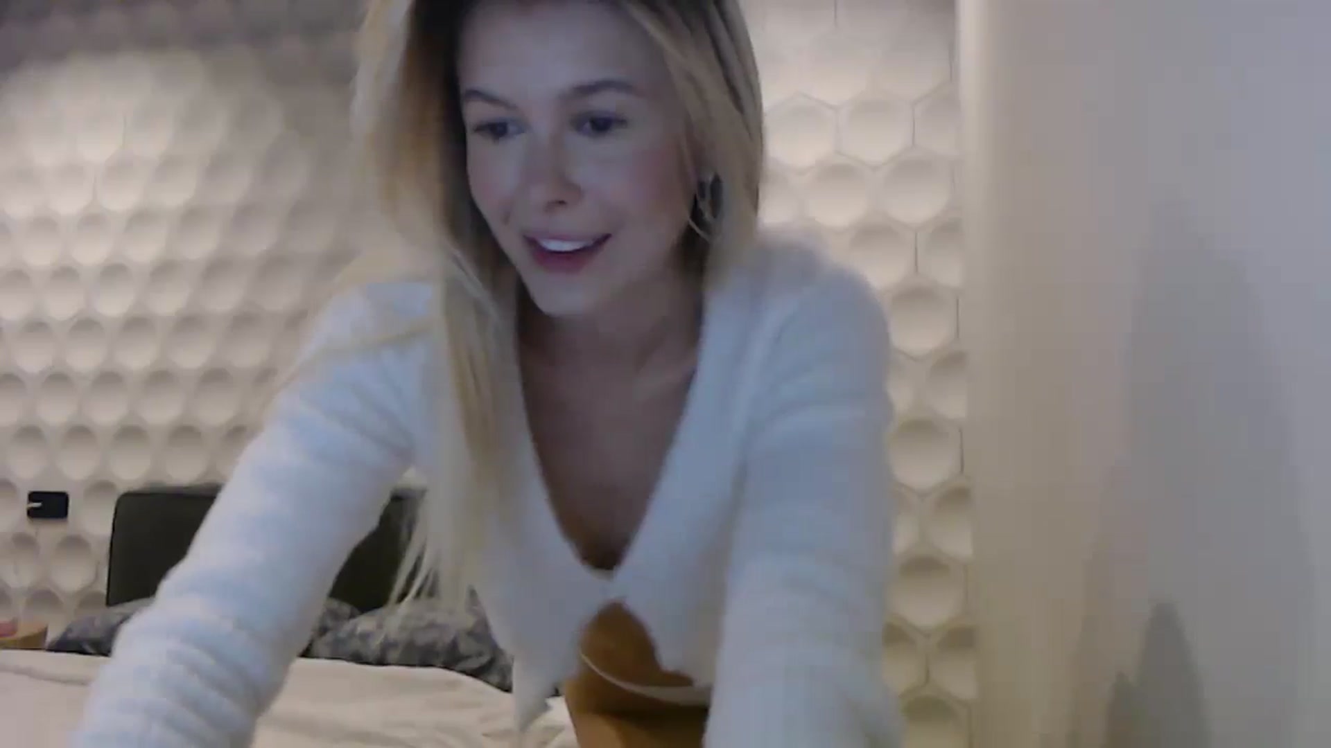 Gallery image thumbnail from Cute_BB's myfreecams stream on, 10/22/2025, 21:15 image 4 of 20