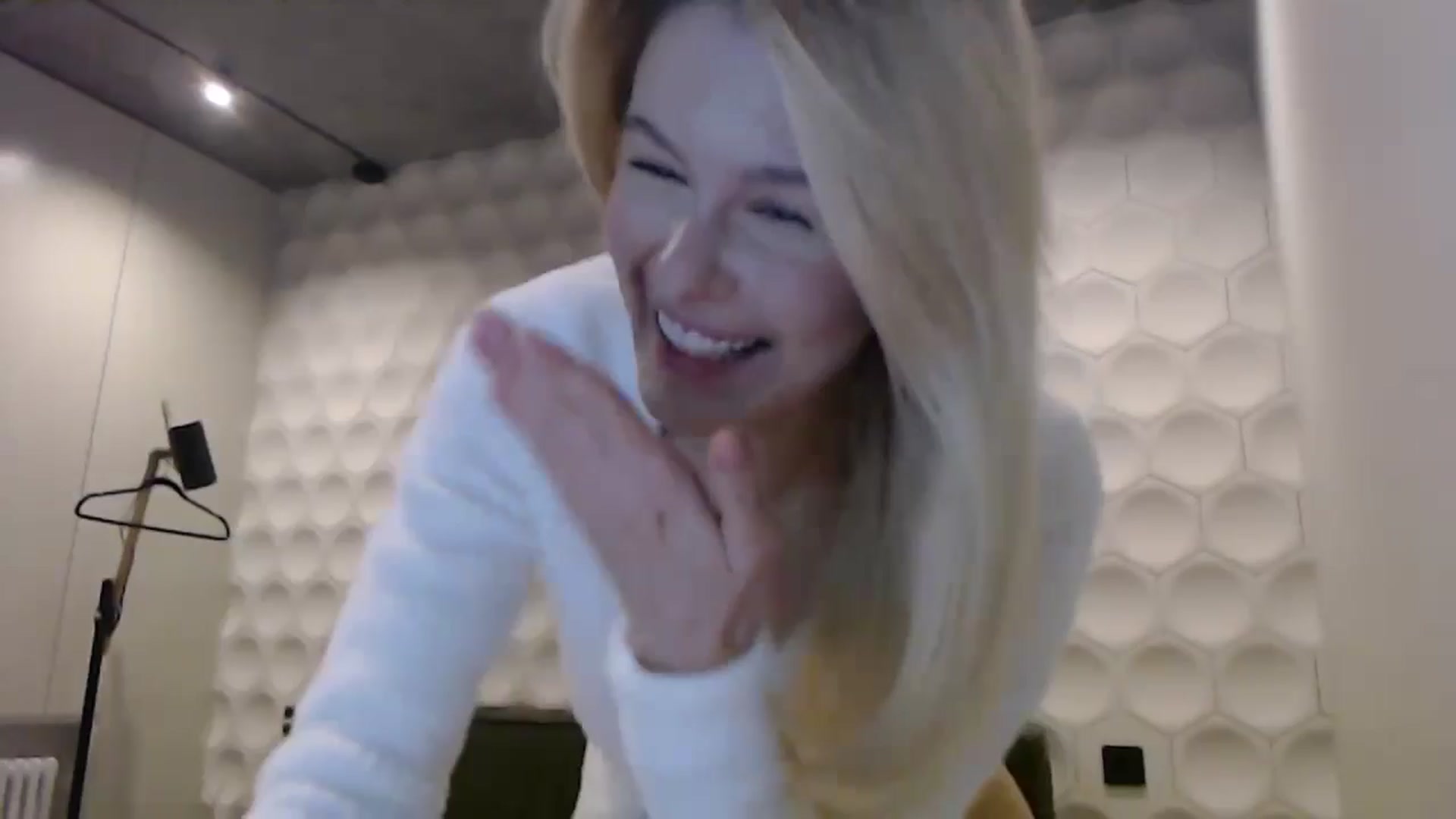Gallery image thumbnail from Cute_BB's myfreecams stream on, 10/22/2025, 21:15 image 1 of 20