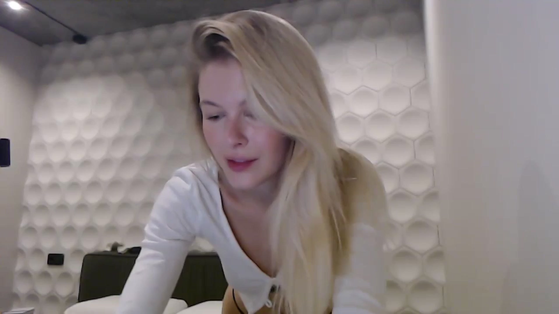 Gallery image thumbnail from Cute_BB's myfreecams stream on, 11/05/2025, 21:25 image 1 of 20