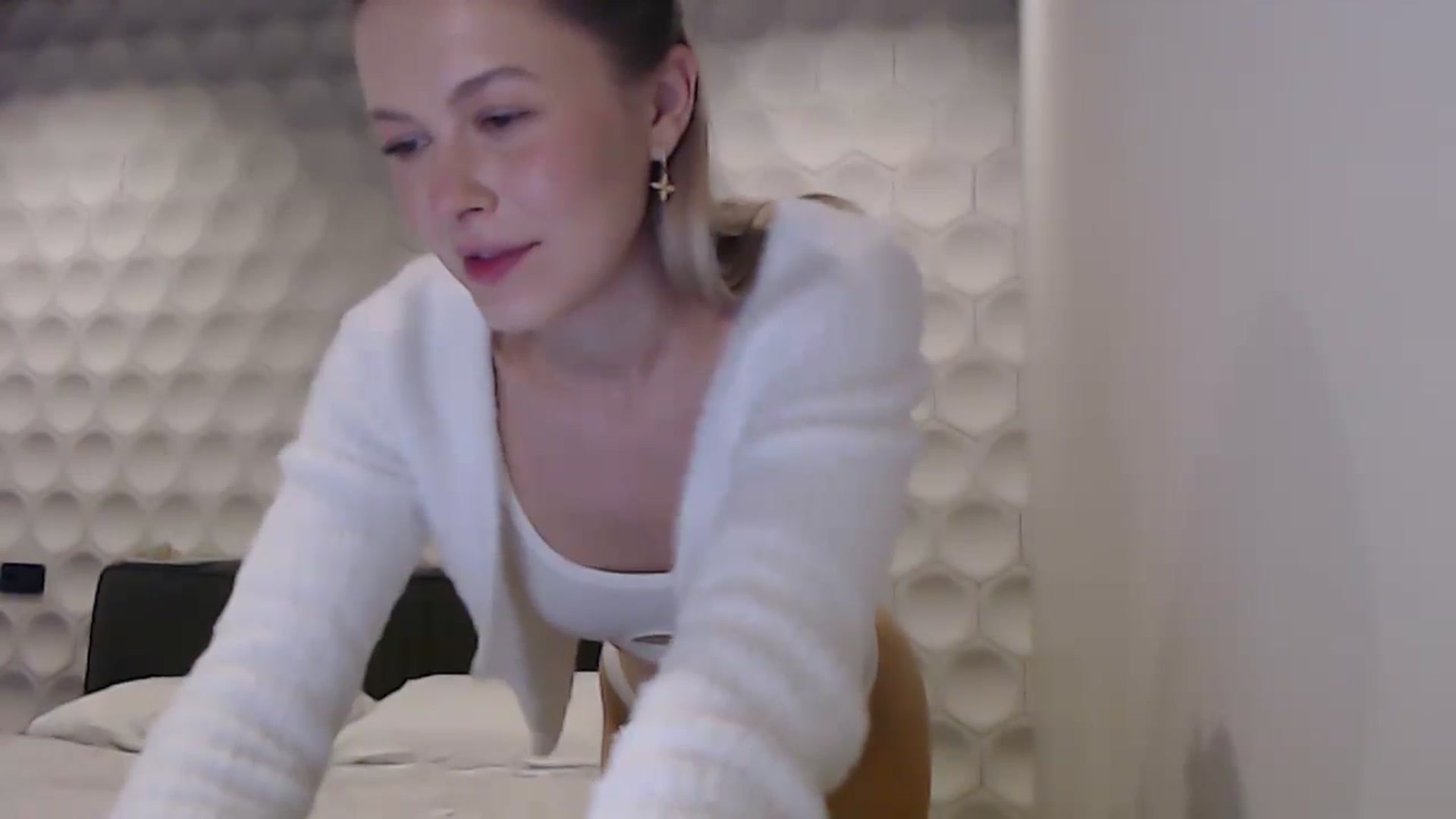 Gallery image thumbnail from Cute_BB's myfreecams stream on, 11/13/2025, 20:12 image 9 of 20
