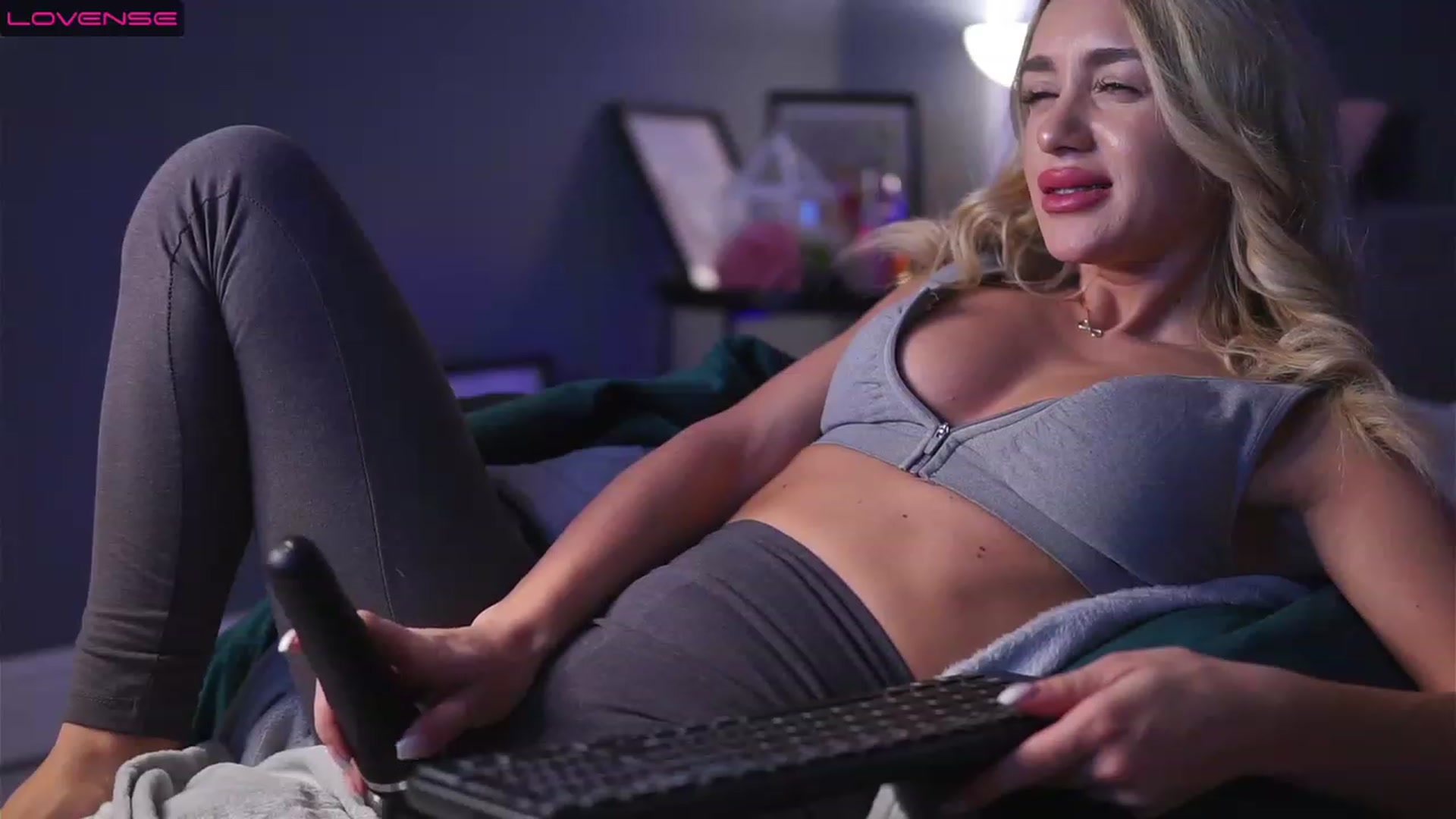 Gallery image thumbnail from Cute_Blondie's myfreecams stream on, 01/16/2023, 12:42 image 2 of 20