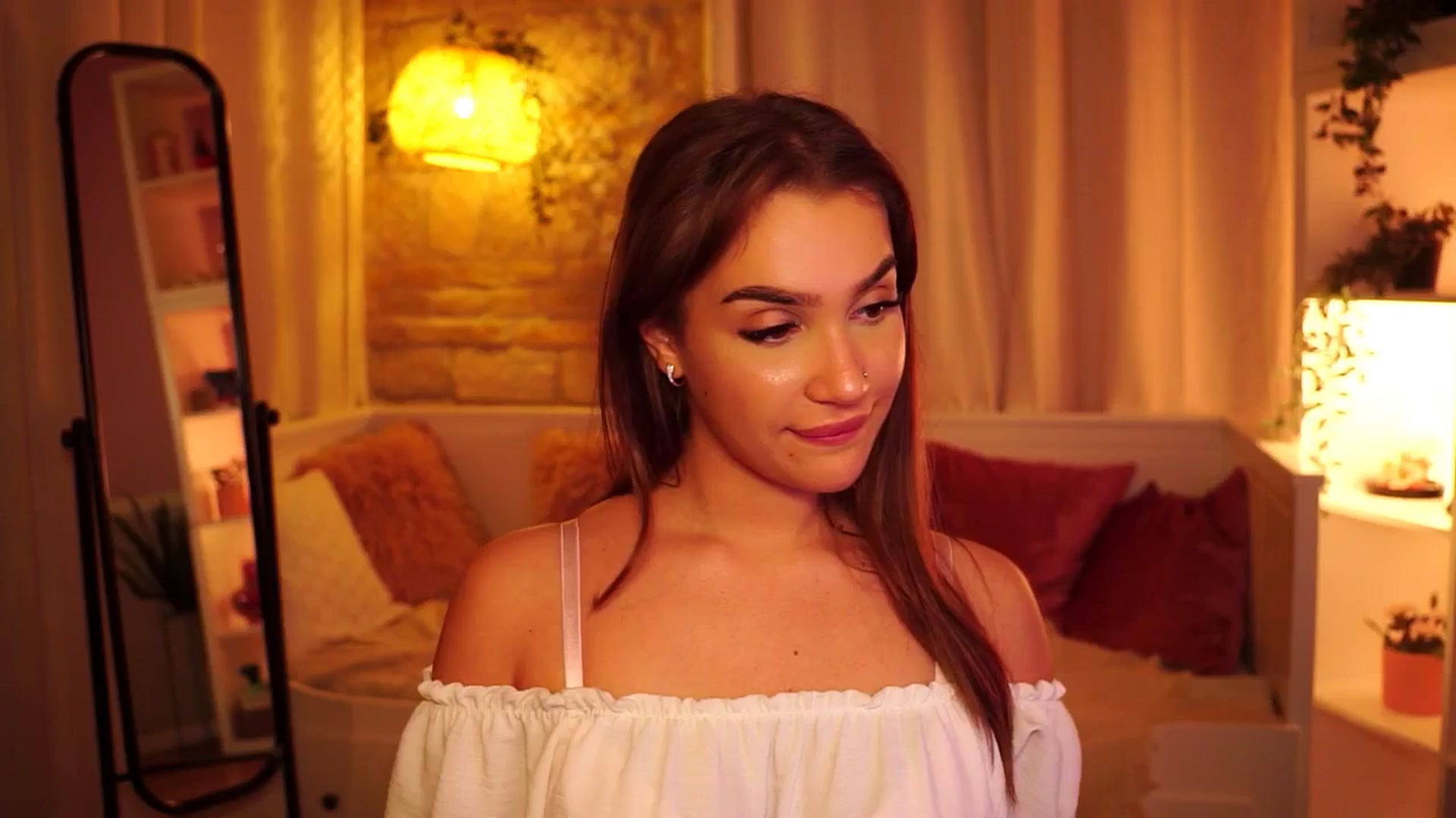 Gallery image thumbnail from Cute_Foxy's myfreecams stream on, 03/30/2025, 24:42 image 7 of 20