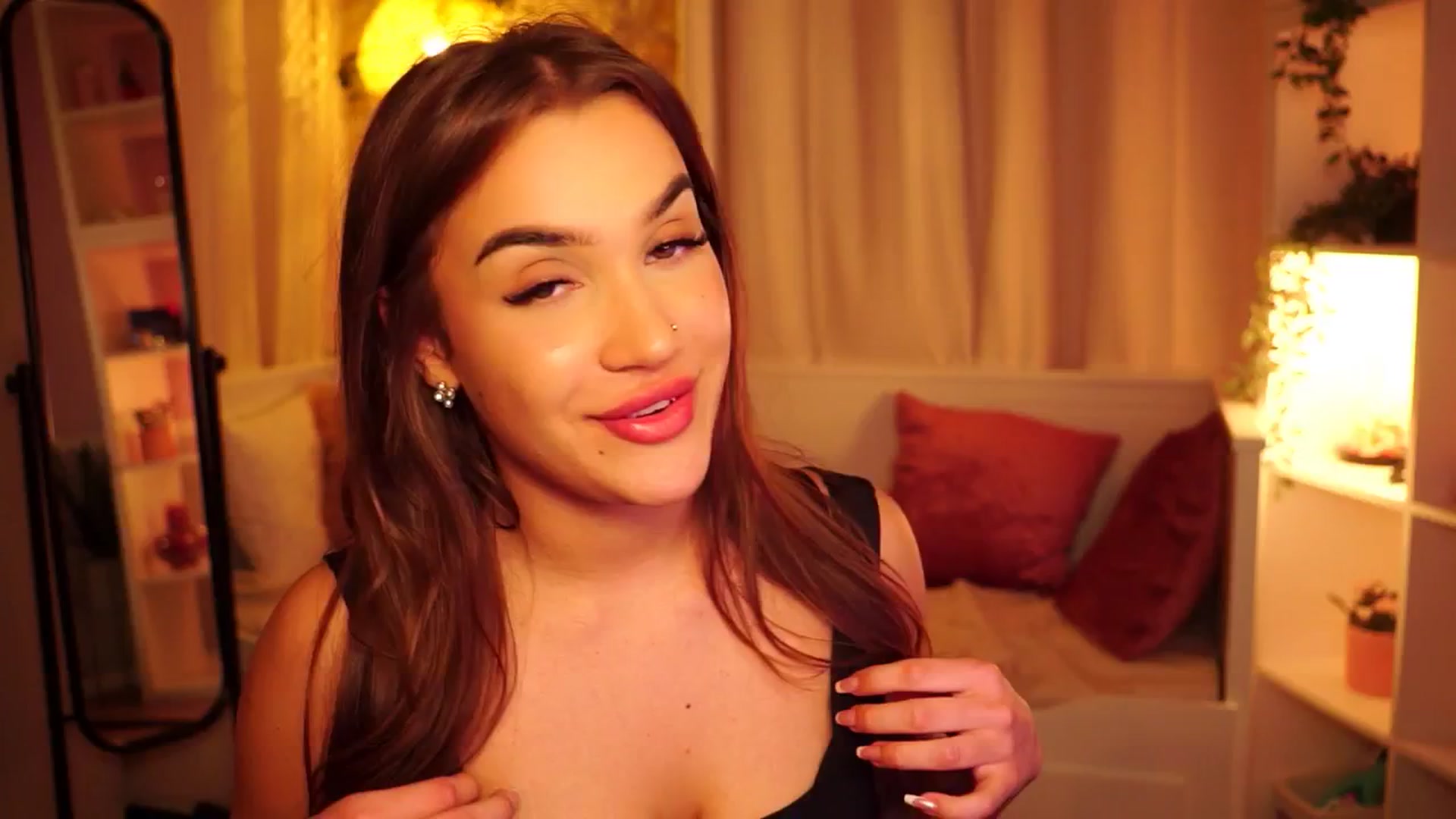 Gallery image thumbnail from Cute_Foxy's myfreecams stream on, 04/01/2025, 22:05 image 1 of 20