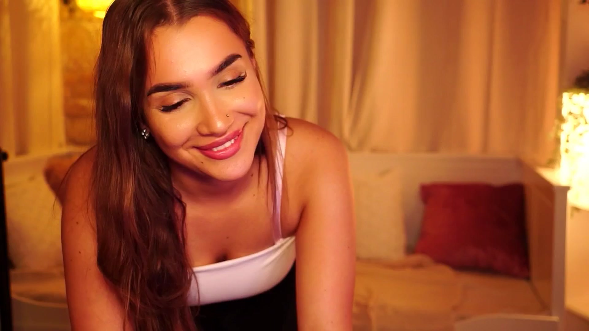 Gallery image thumbnail from Cute_Foxy's myfreecams stream on, 04/04/2025, 18:27 image 8 of 20