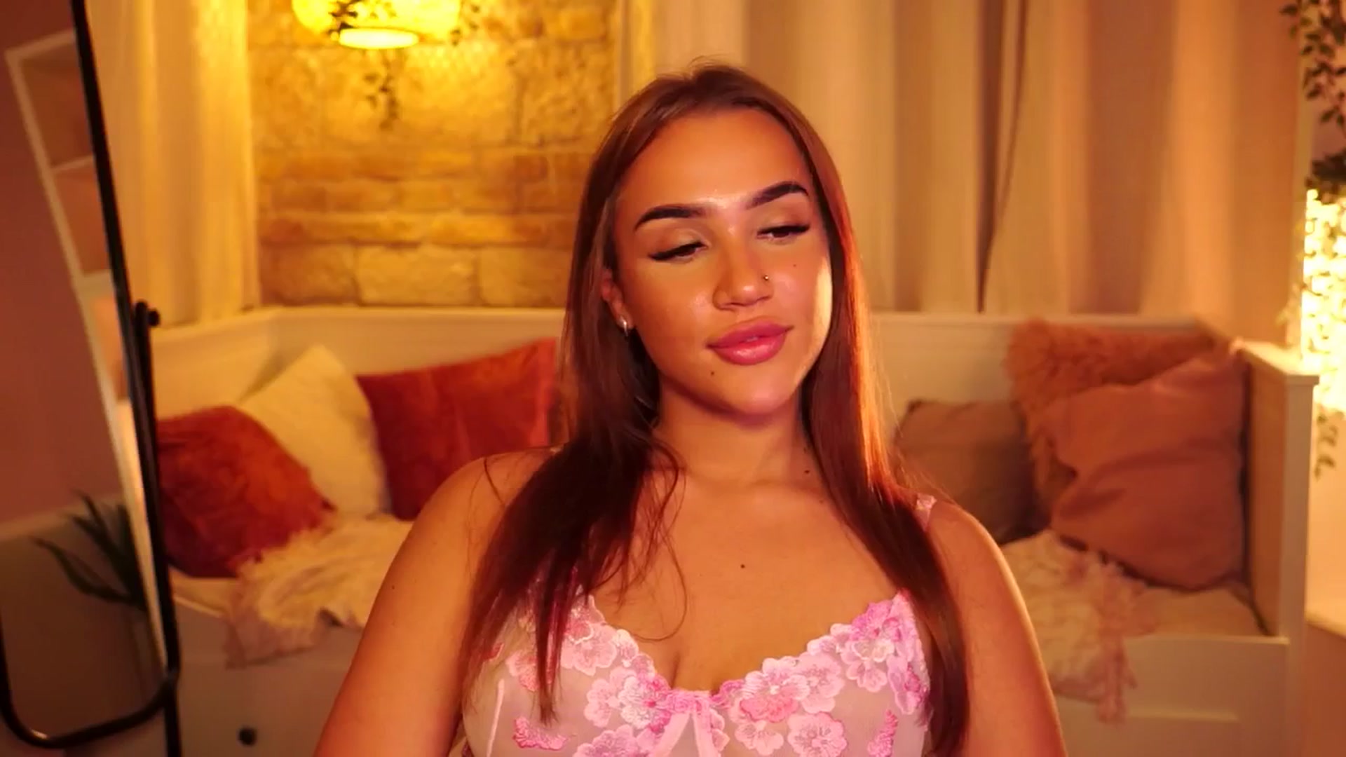 Gallery image thumbnail from Cute_Foxy's myfreecams stream on, 05/15/2025, 21:26 image 19 of 20