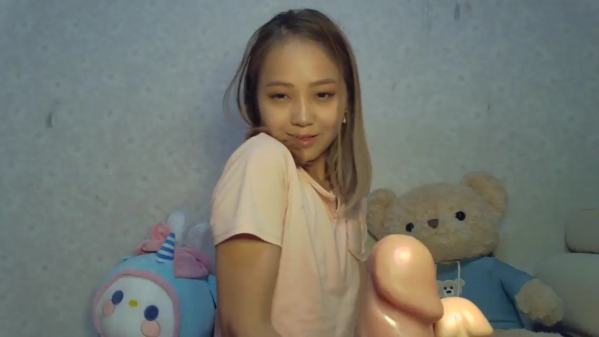 Gallery image thumbnail from Cute_TinyAni's myfreecams stream on, 09/21/2024, 19:14 image 11 of 20