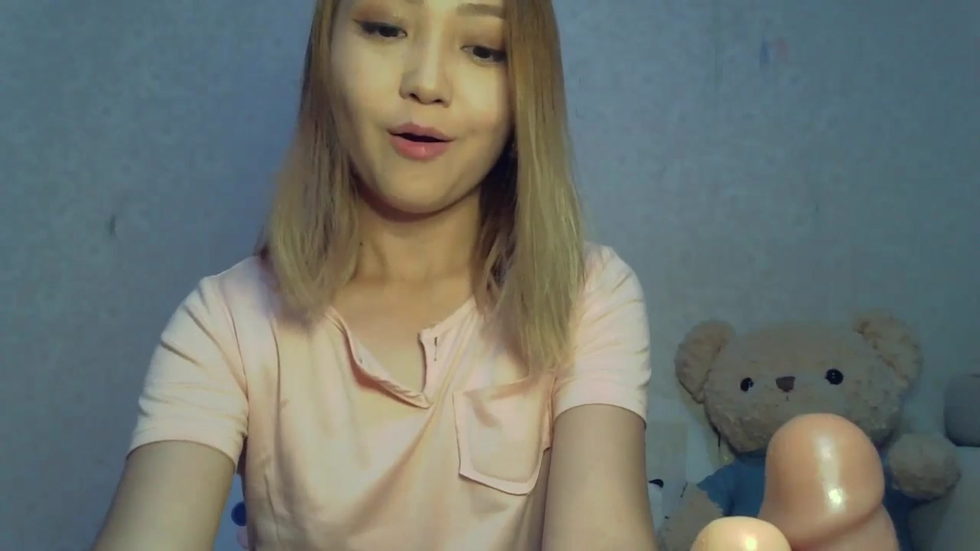 Gallery image thumbnail from Cute_TinyAni's myfreecams stream on, 09/22/2024, 12:40 image 6 of 20