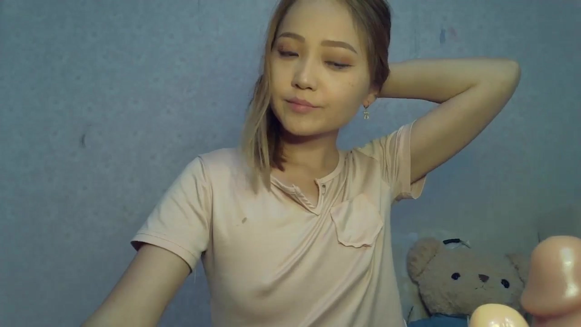 Gallery image thumbnail from Cute_TinyAni's myfreecams stream on, 09/28/2024, 10:01 image 14 of 20