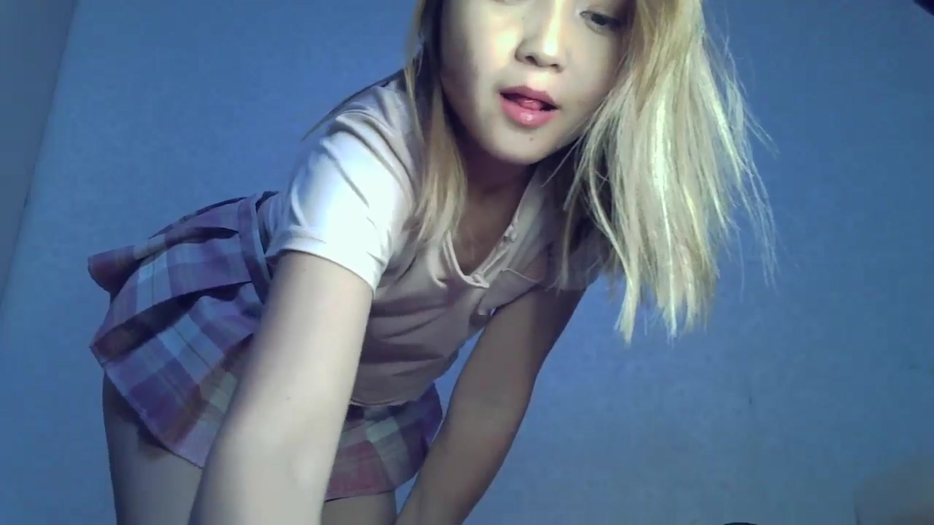 Gallery image thumbnail from Cute_TinyAni's myfreecams stream on, 10/07/2024, 18:25 image 7 of 20