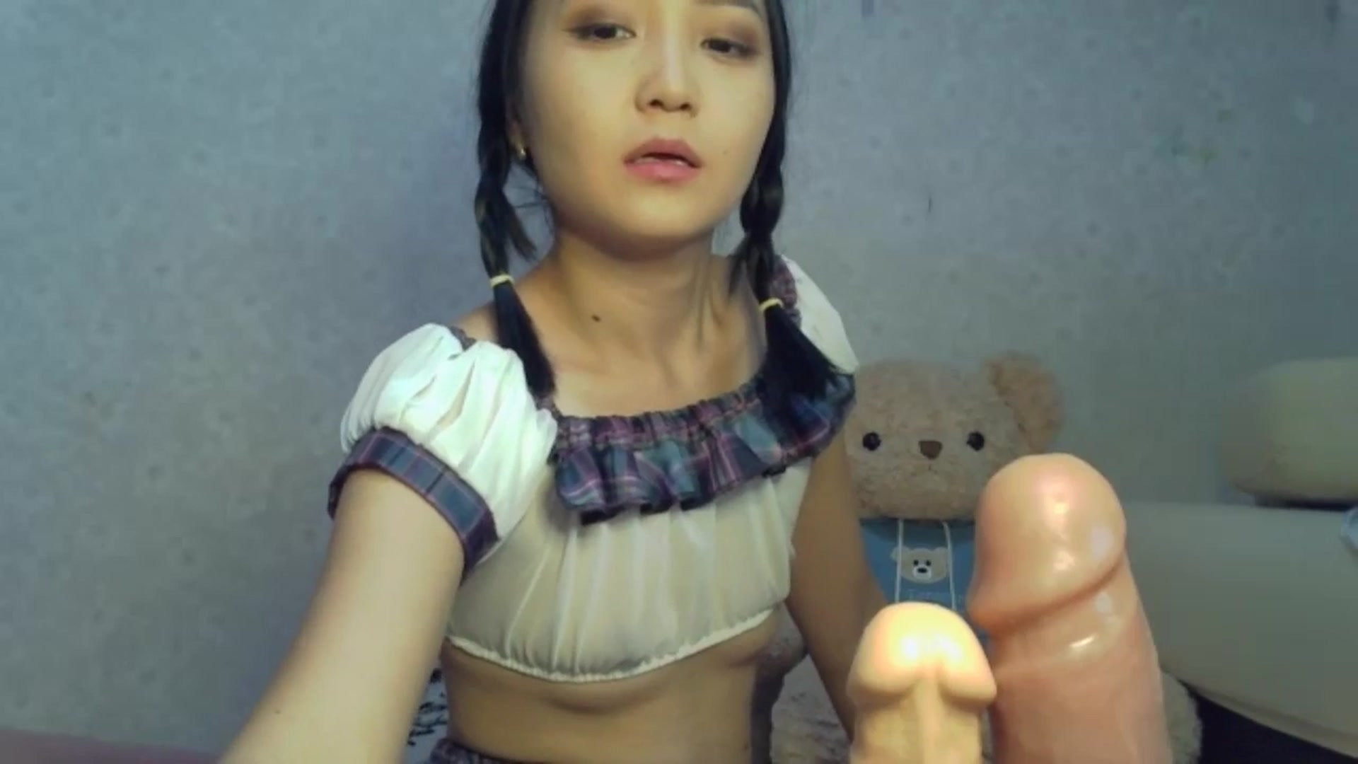 Gallery image thumbnail from Cute_TinyAni's myfreecams stream on, 10/16/2024, 07:57 image 16 of 20