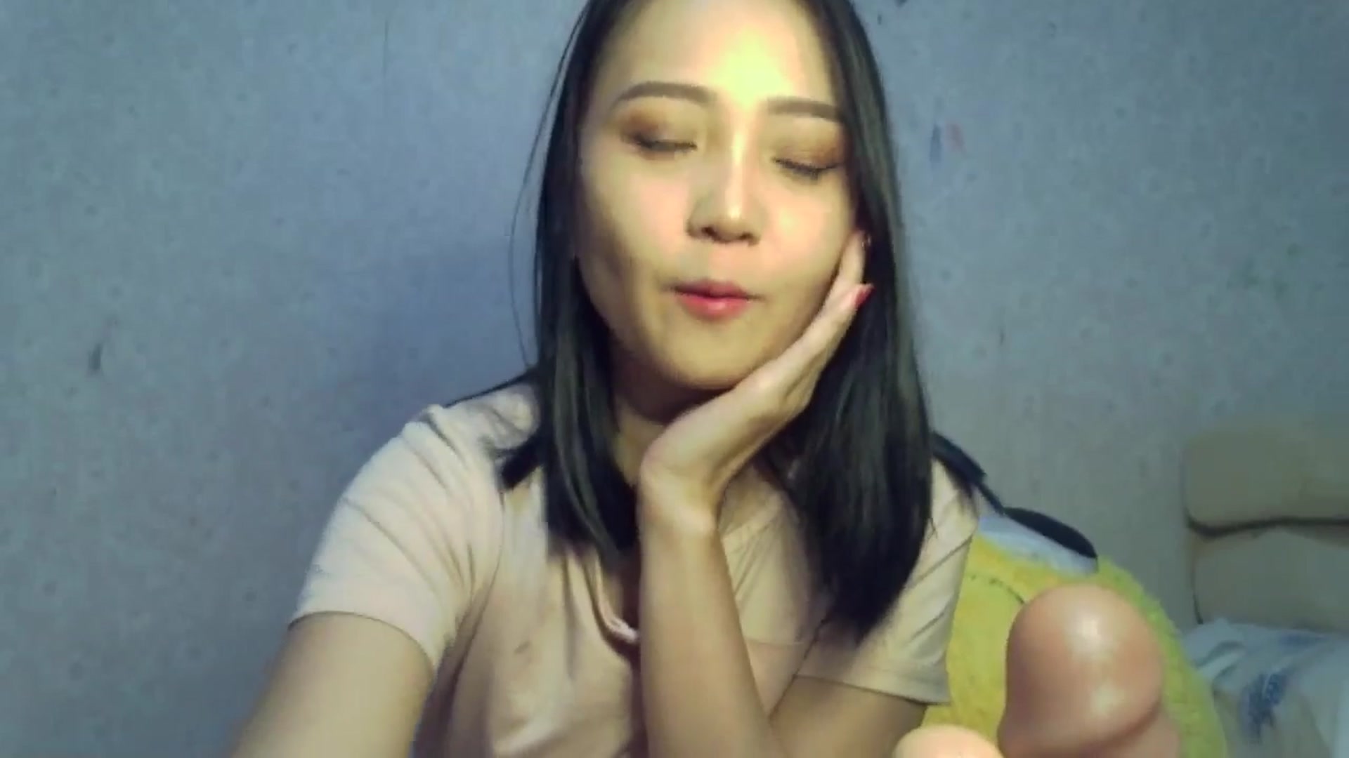 Gallery image thumbnail from Cute_TinyAni's myfreecams stream on, 10/18/2024, 13:04 image 6 of 20