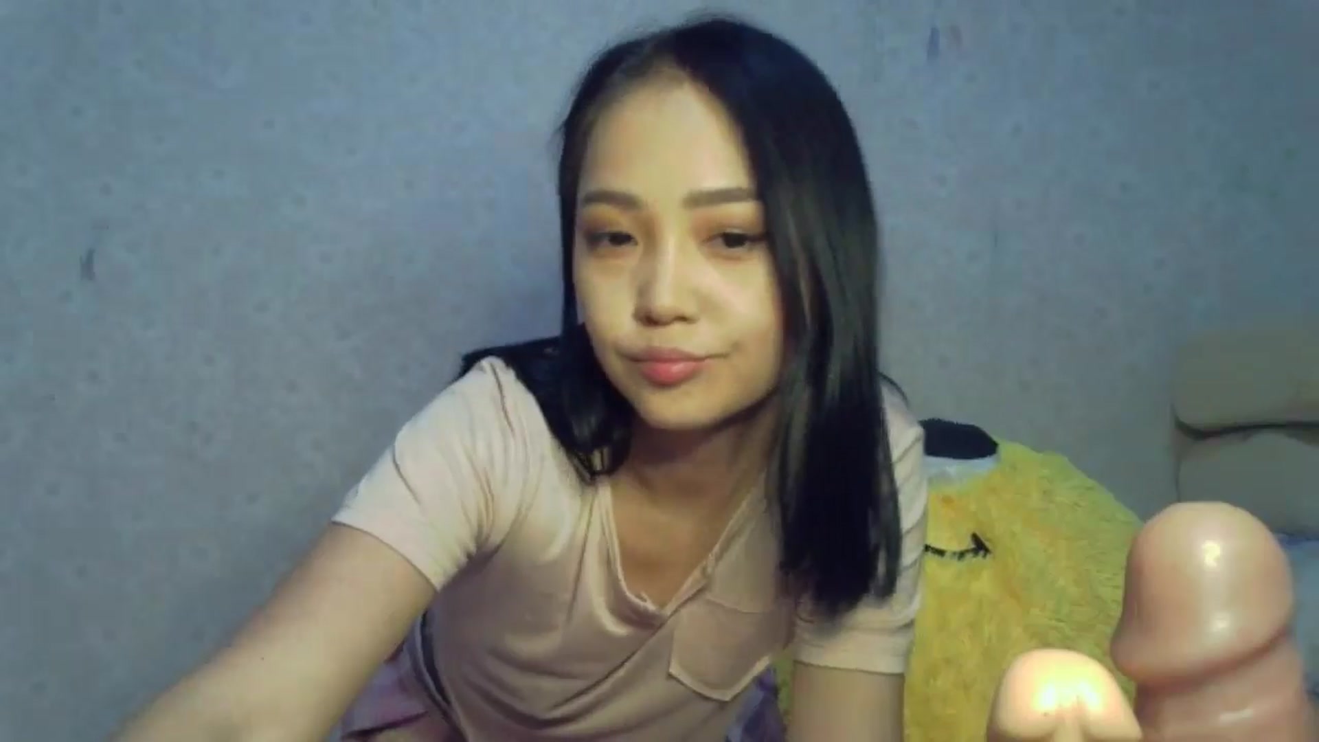 Gallery image thumbnail from Cute_TinyAni's myfreecams stream on, 10/18/2024, 17:37 image 19 of 20