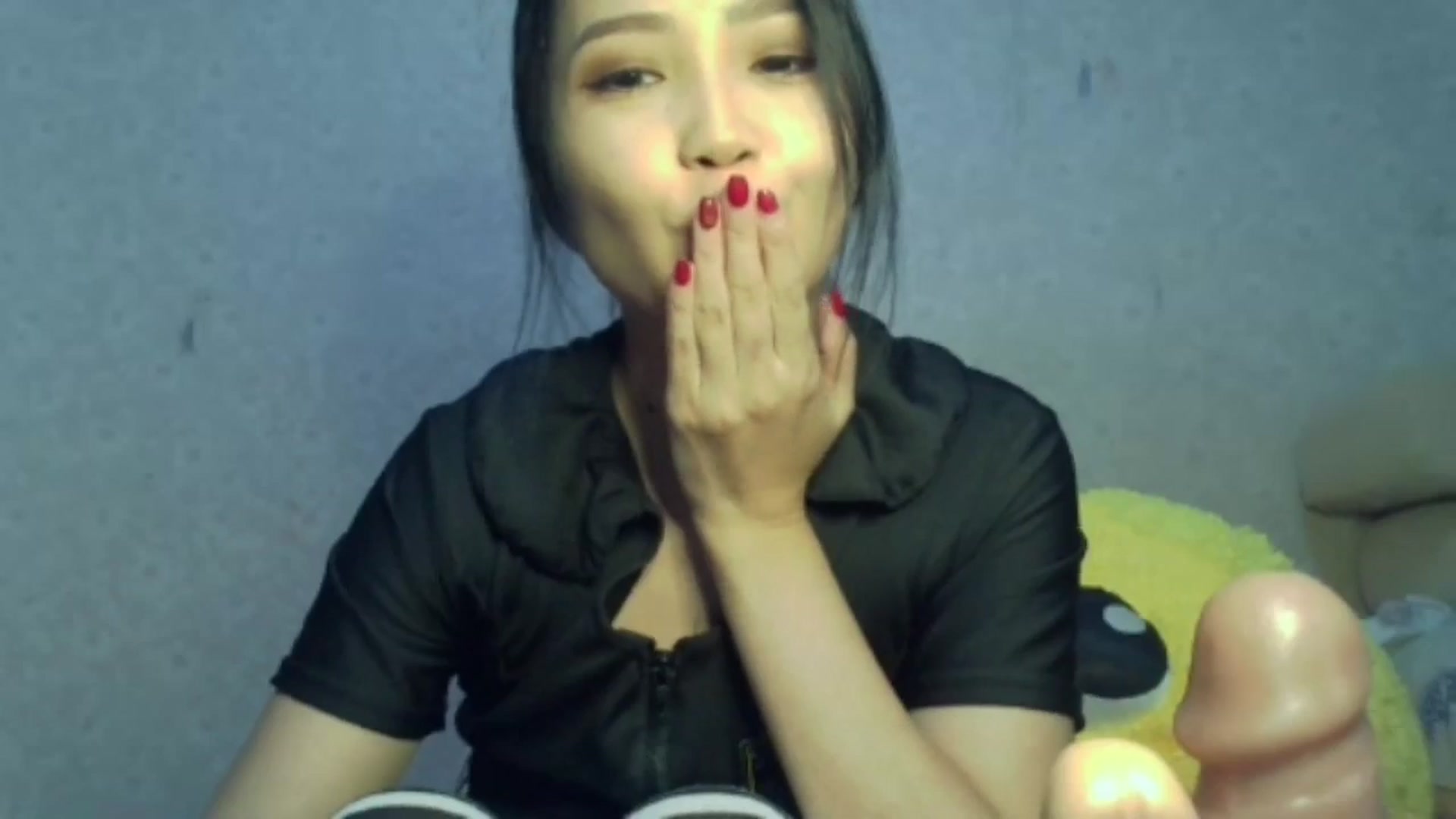Gallery image thumbnail from Cute_TinyAni's myfreecams stream on, 10/20/2024, 08:46 image 17 of 20