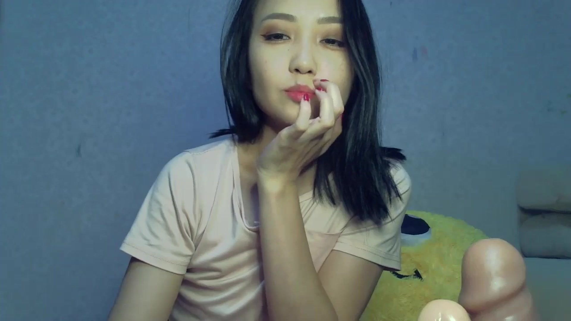Gallery image thumbnail from Cute_TinyAni's myfreecams stream on, 10/21/2024, 12:37 image 8 of 20