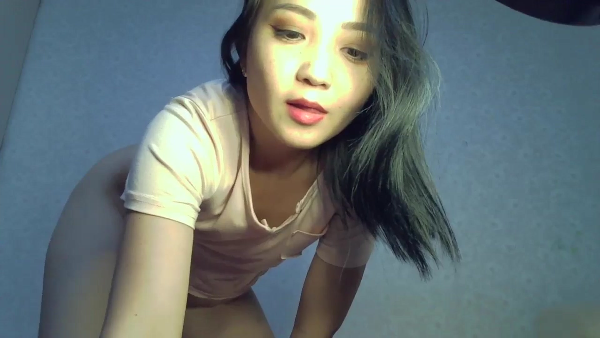 Gallery image thumbnail from Cute_TinyAni's myfreecams stream on, 10/21/2024, 17:44 image 14 of 20