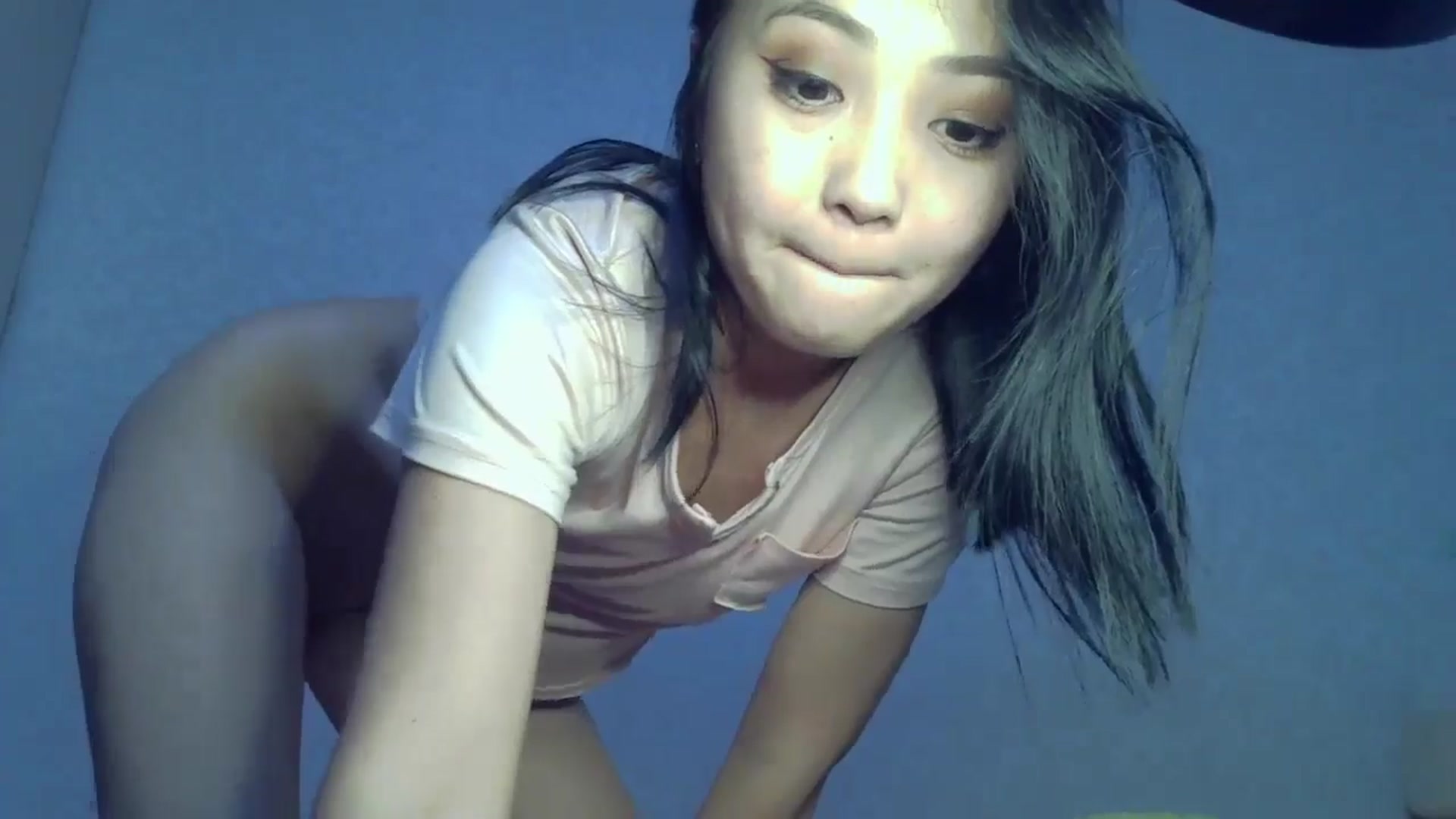 Gallery image thumbnail from Cute_TinyAni's myfreecams stream on, 10/21/2024, 20:25 image 7 of 20