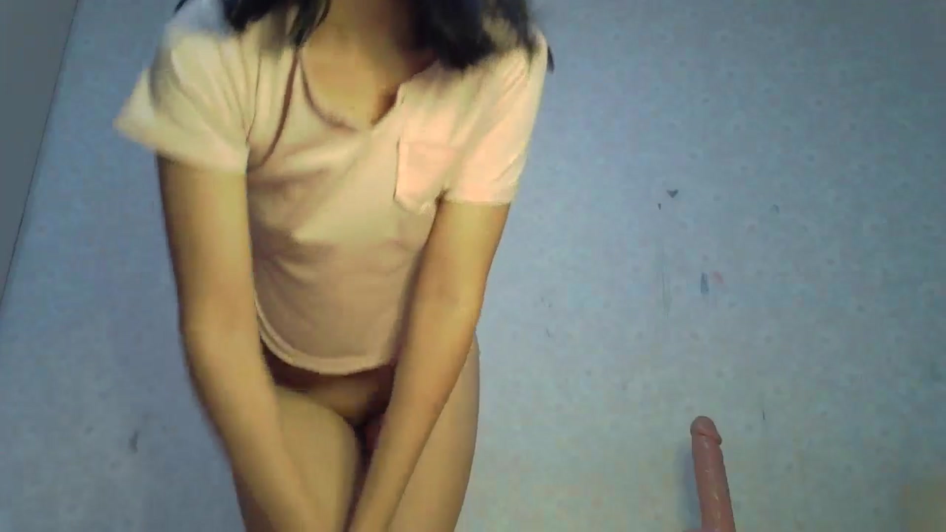 Gallery image thumbnail from Cute_TinyAni's myfreecams stream on, 10/21/2024, 21:59 image 14 of 20