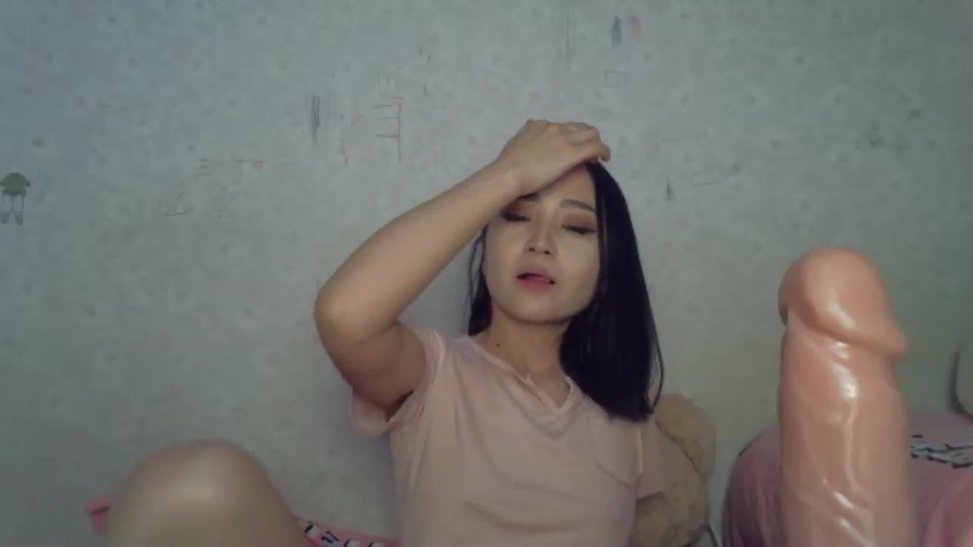 Gallery image thumbnail from Cute_TinyAni's myfreecams stream on, 03/31/2025, 19:37 image 14 of 20