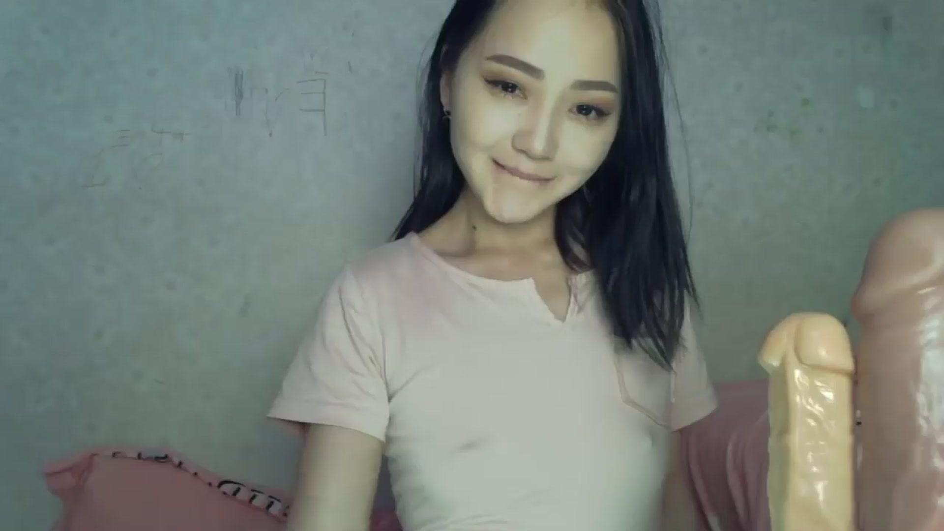 Gallery image thumbnail from Cute_TinyAni's myfreecams stream on, 03/31/2025, 21:03 image 6 of 20