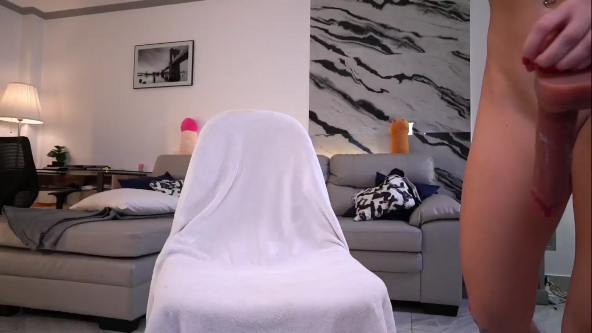 Gallery image thumbnail from Cute__foxy's myfreecams stream on, 05/12/2024, 16:59 image 10 of 20