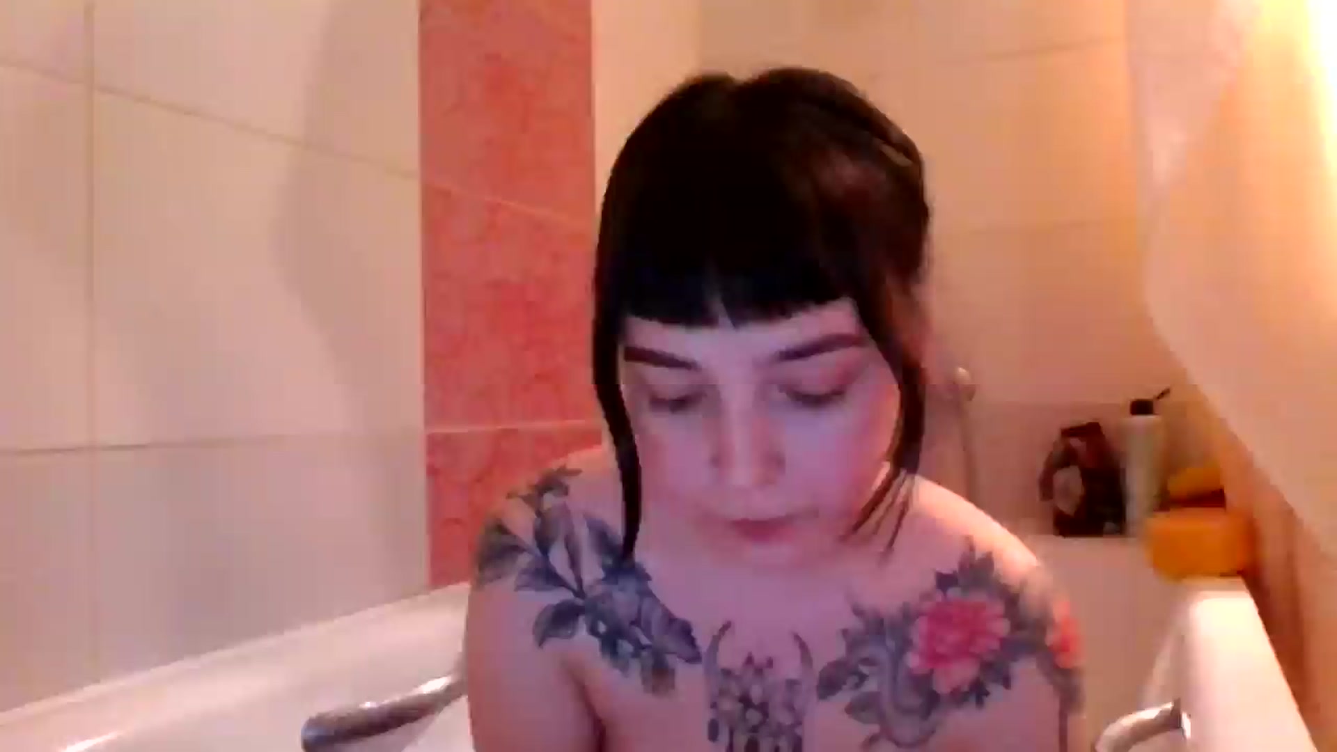 Gallery image thumbnail from Cute_hanna's myfreecams stream on, 02/23/2025, 16:22 image 15 of 20