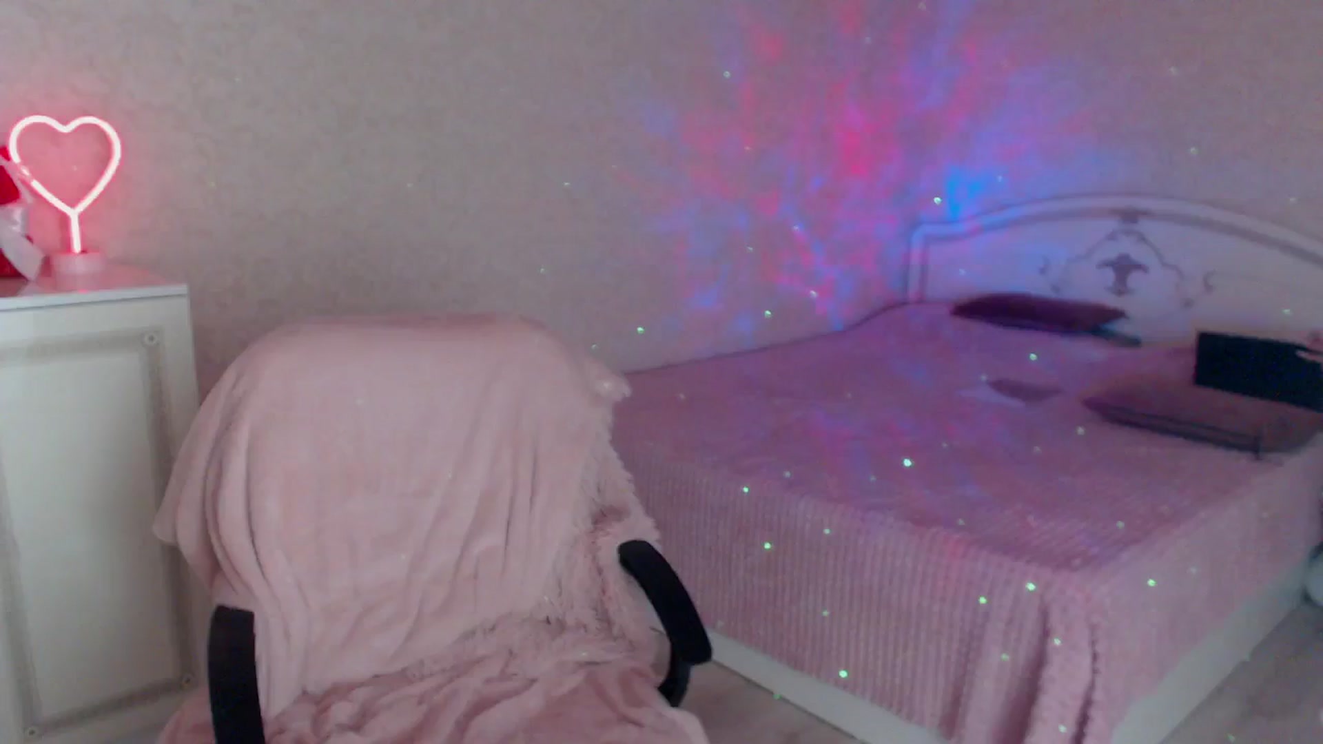 Gallery image thumbnail from CuteeBambi's myfreecams stream on, 05/27/2024, 19:57 image 9 of 20